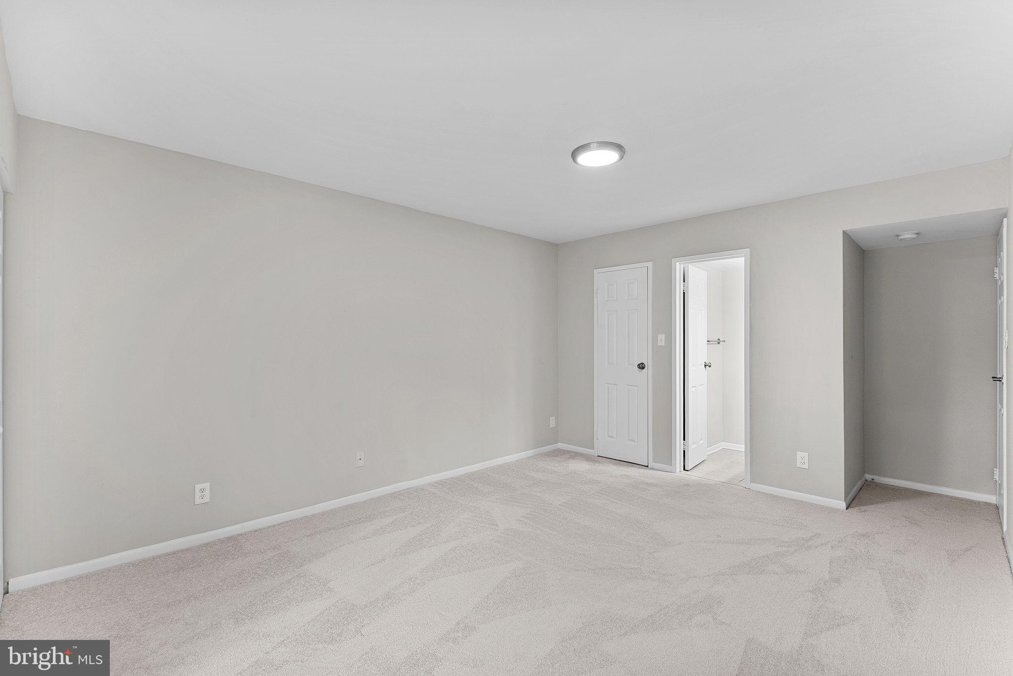 HUNTERS WOODS VILLAGE - Residential