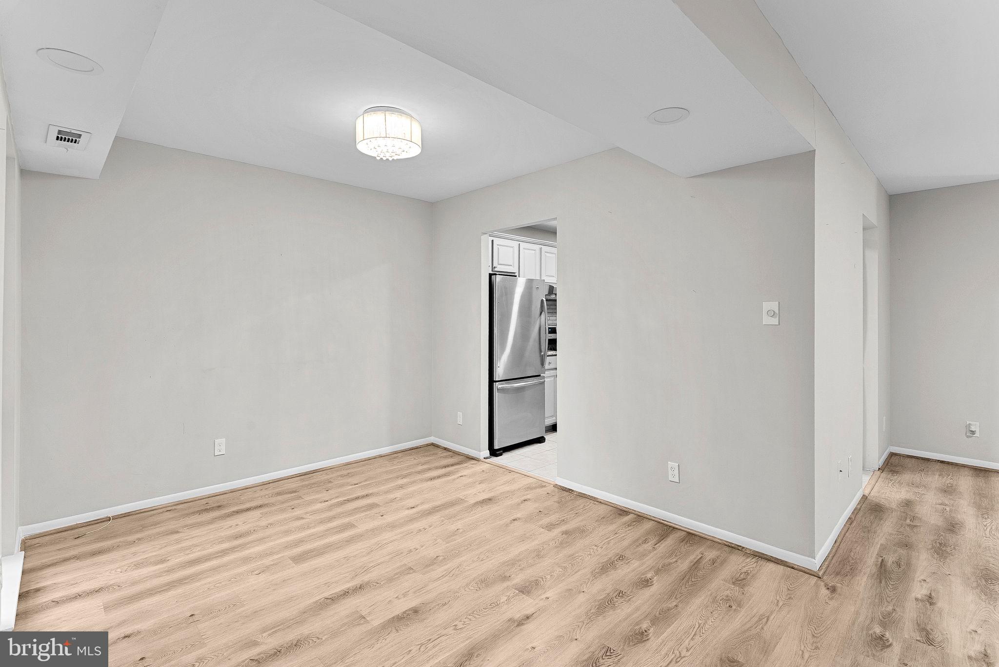 HUNTERS WOODS VILLAGE - Residential