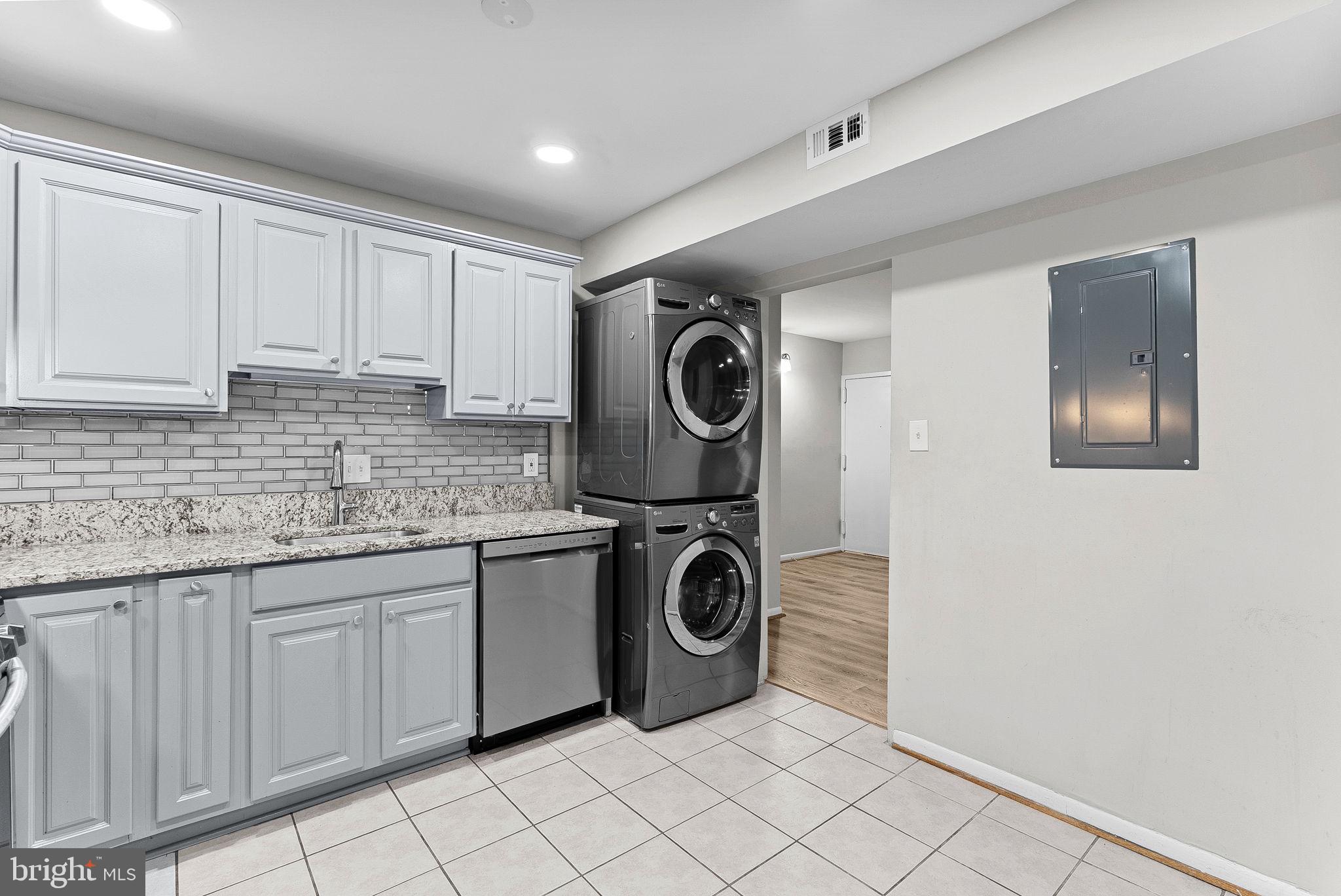 HUNTERS WOODS VILLAGE - Residential