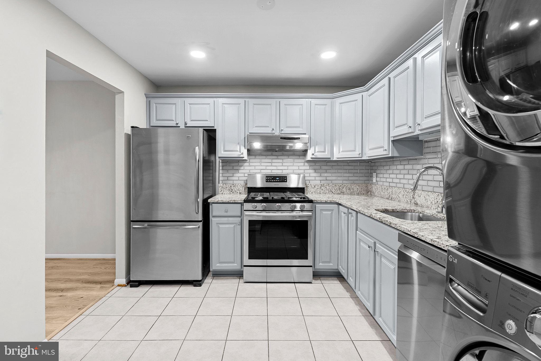 HUNTERS WOODS VILLAGE - Residential