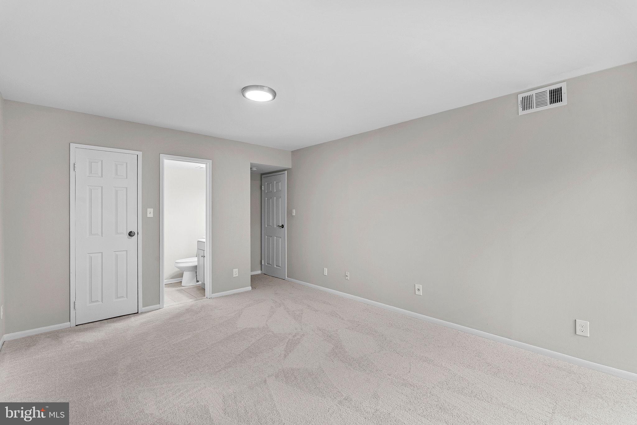 HUNTERS WOODS VILLAGE - Residential