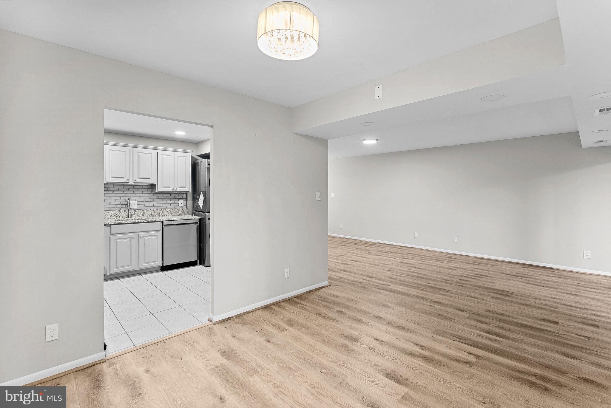 HUNTERS WOODS VILLAGE - Residential