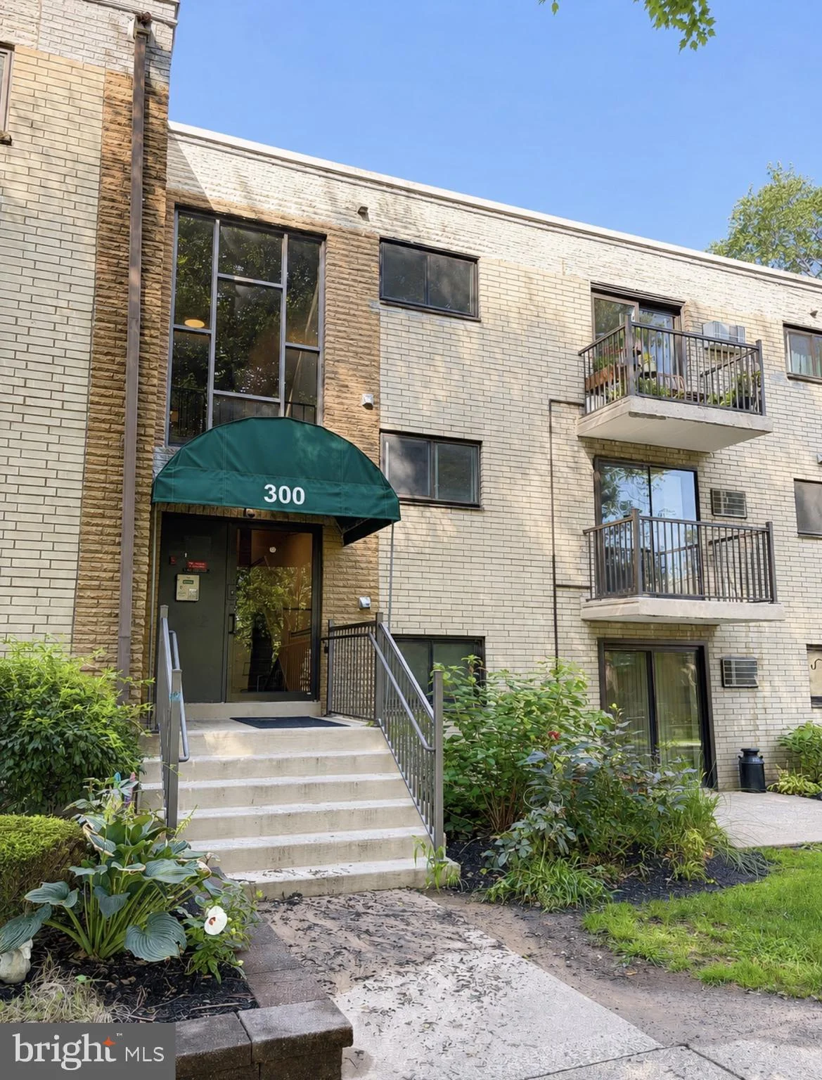 1575 W Street Road Unit 327