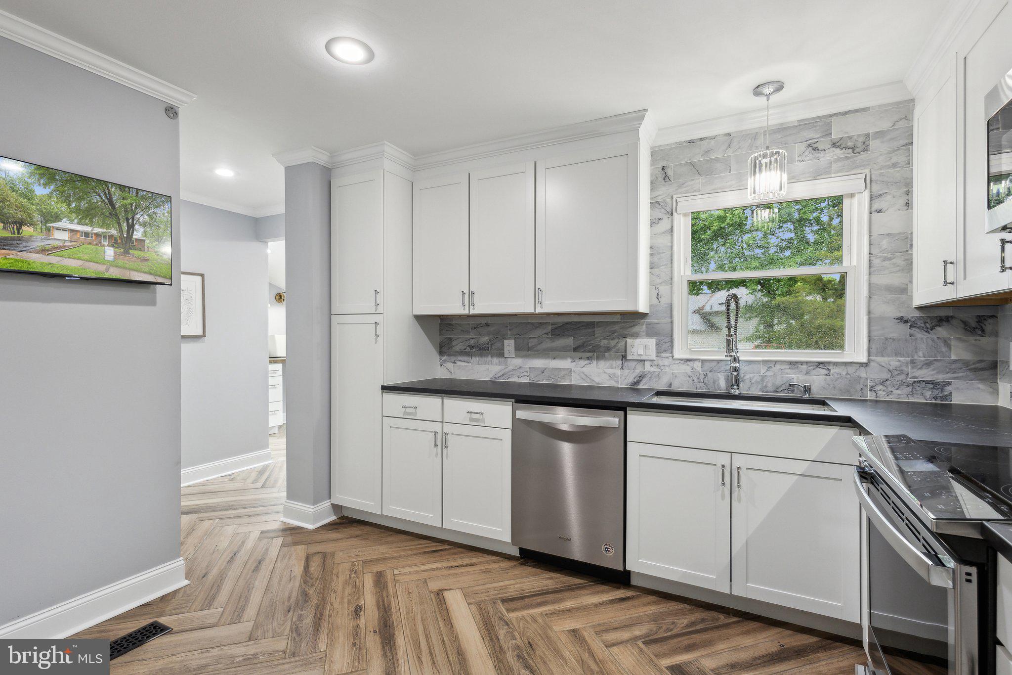 EMERALD CHASE - Residential