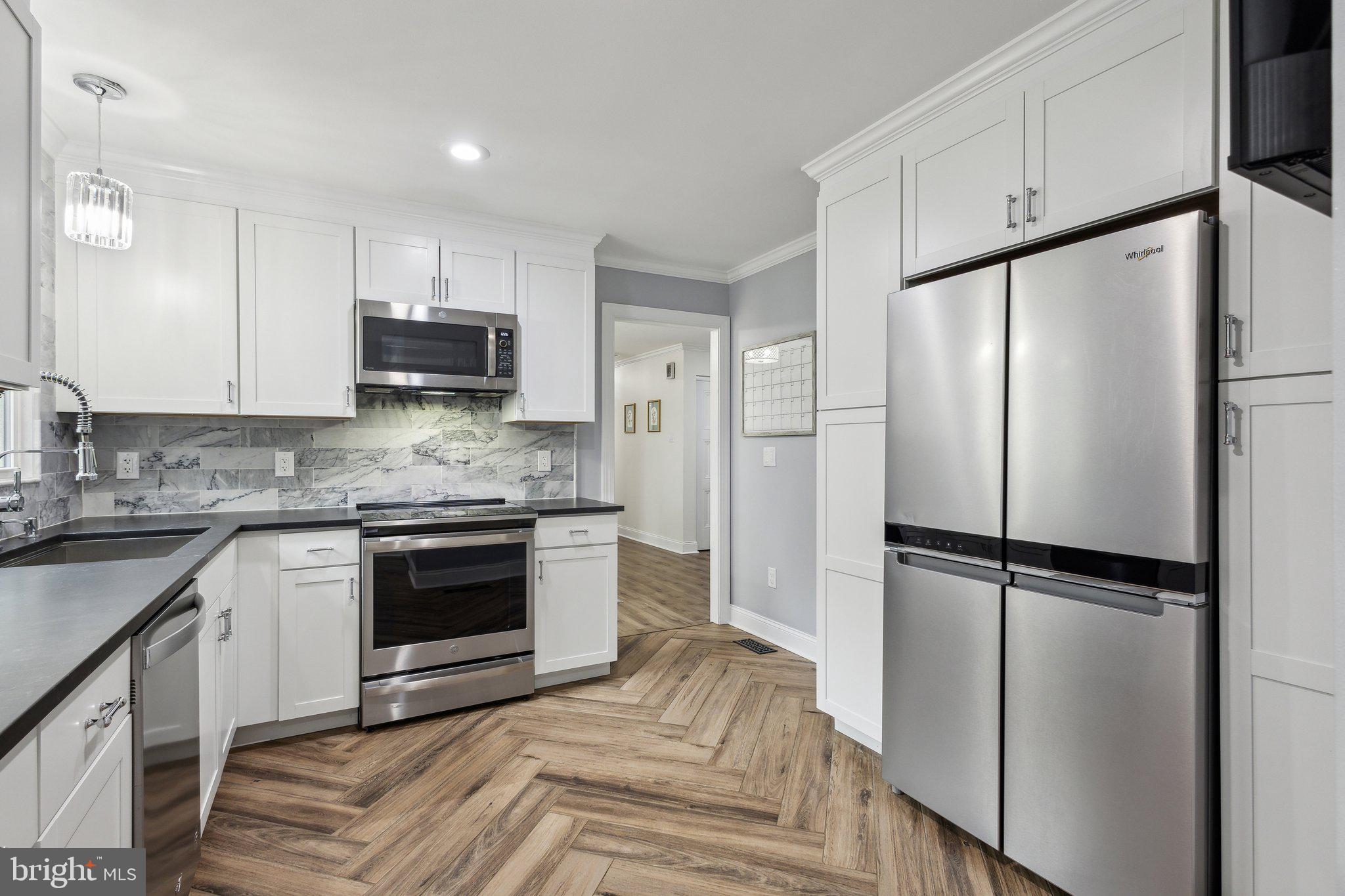 EMERALD CHASE - Residential