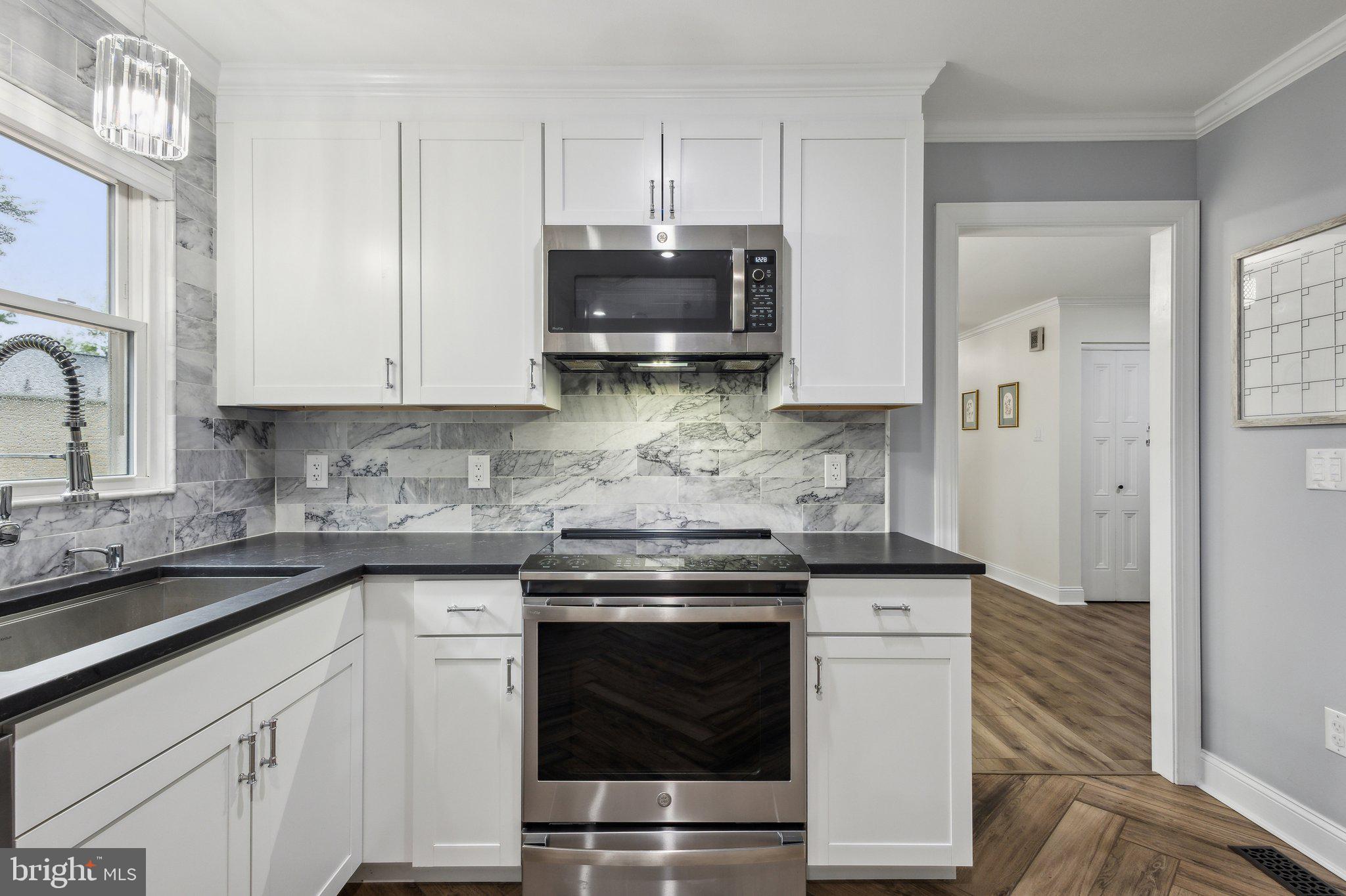 EMERALD CHASE - Residential