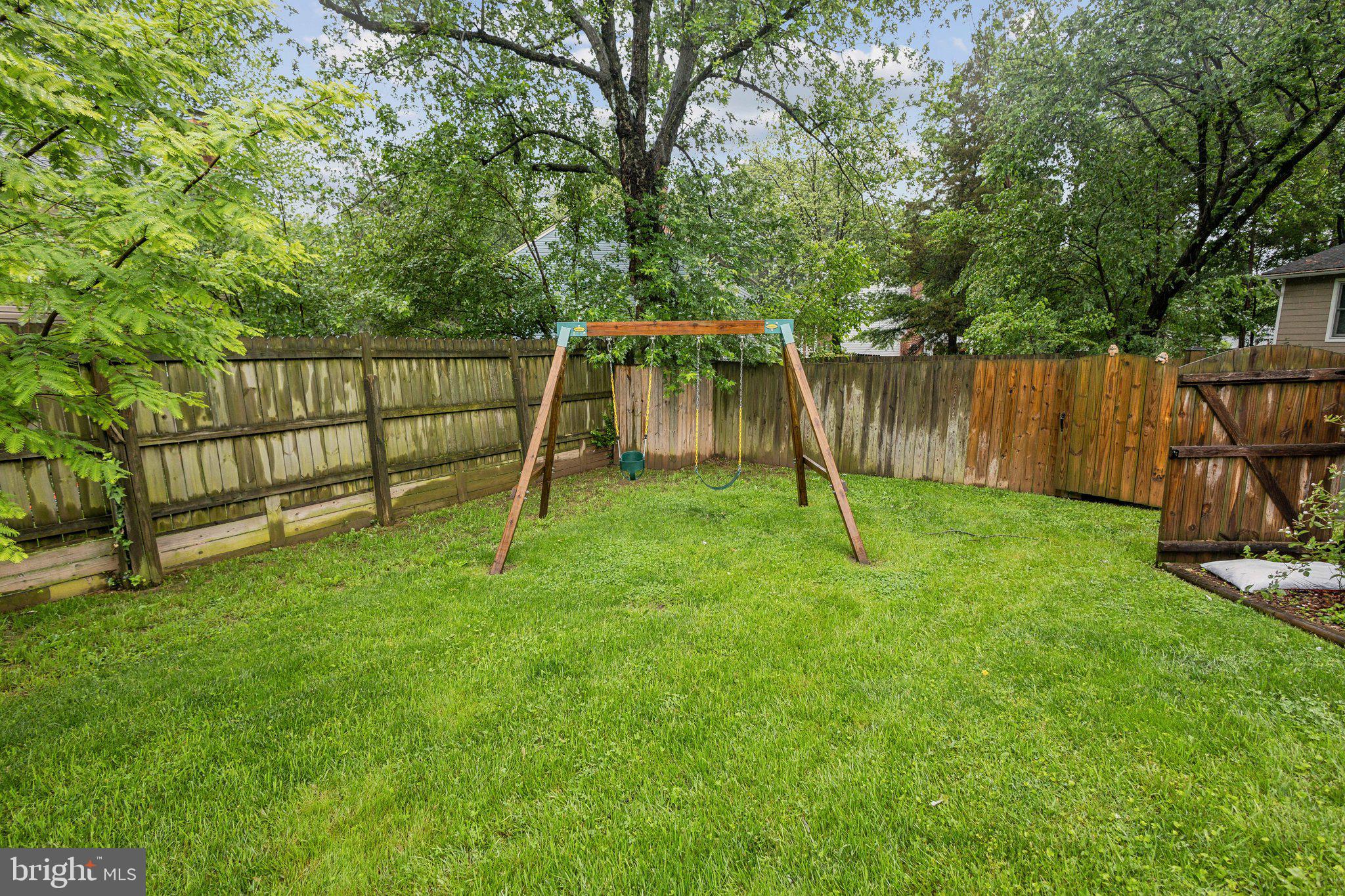 EMERALD CHASE - Residential