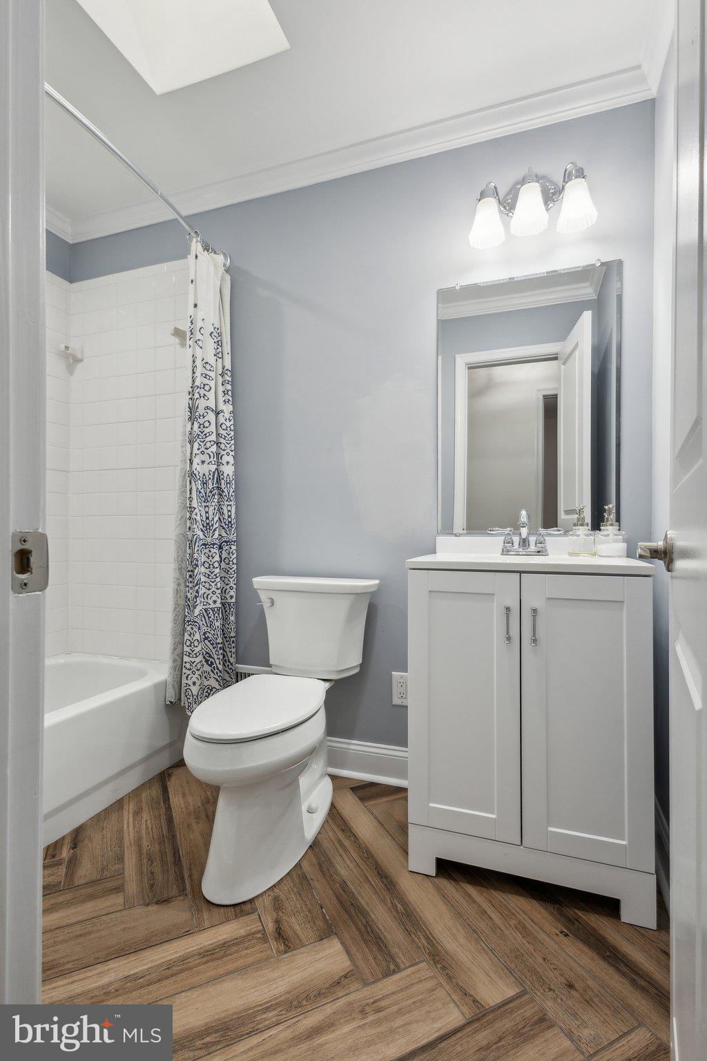 EMERALD CHASE - Residential