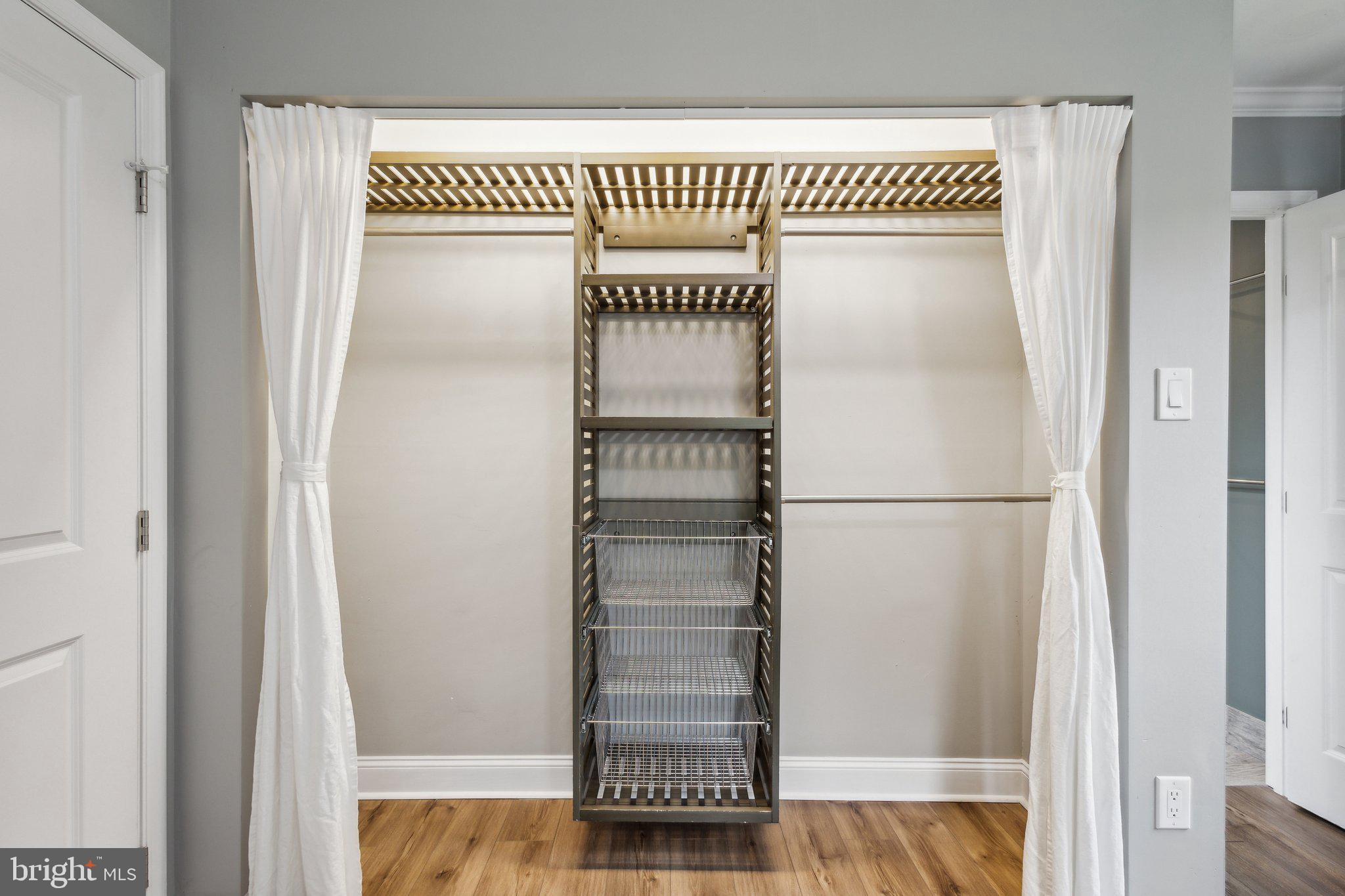 EMERALD CHASE - Residential