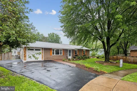 1250 Redwood Court, Herndon, VA MLS: VAFX2239714