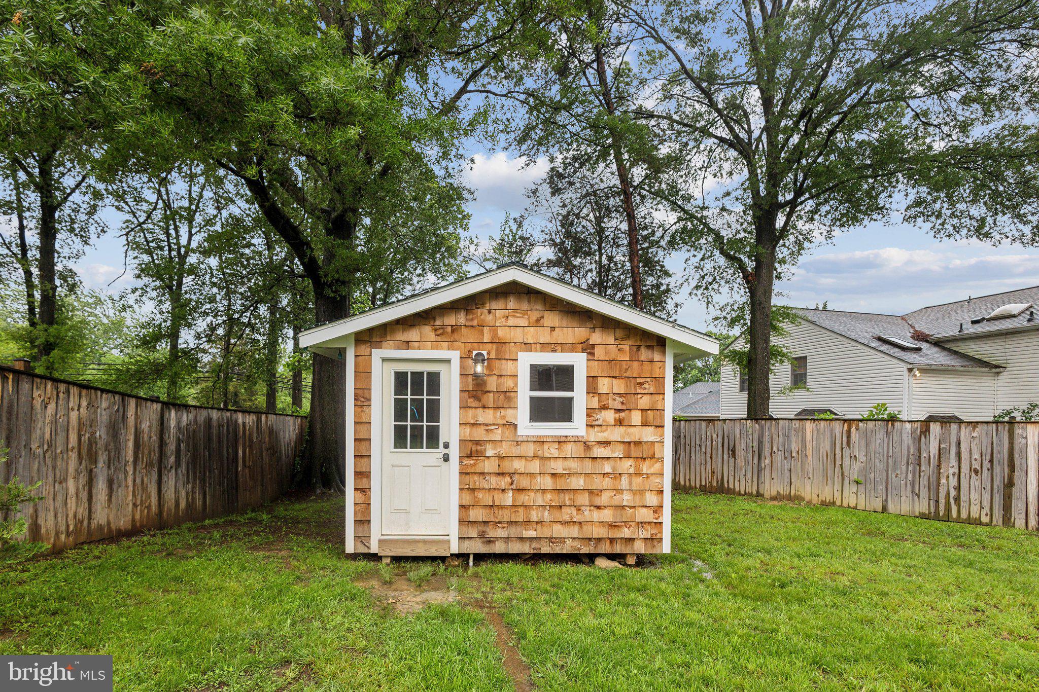 EMERALD CHASE - Residential