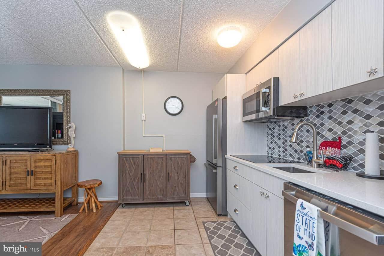 10300 COASTAL HIGHWAY 102