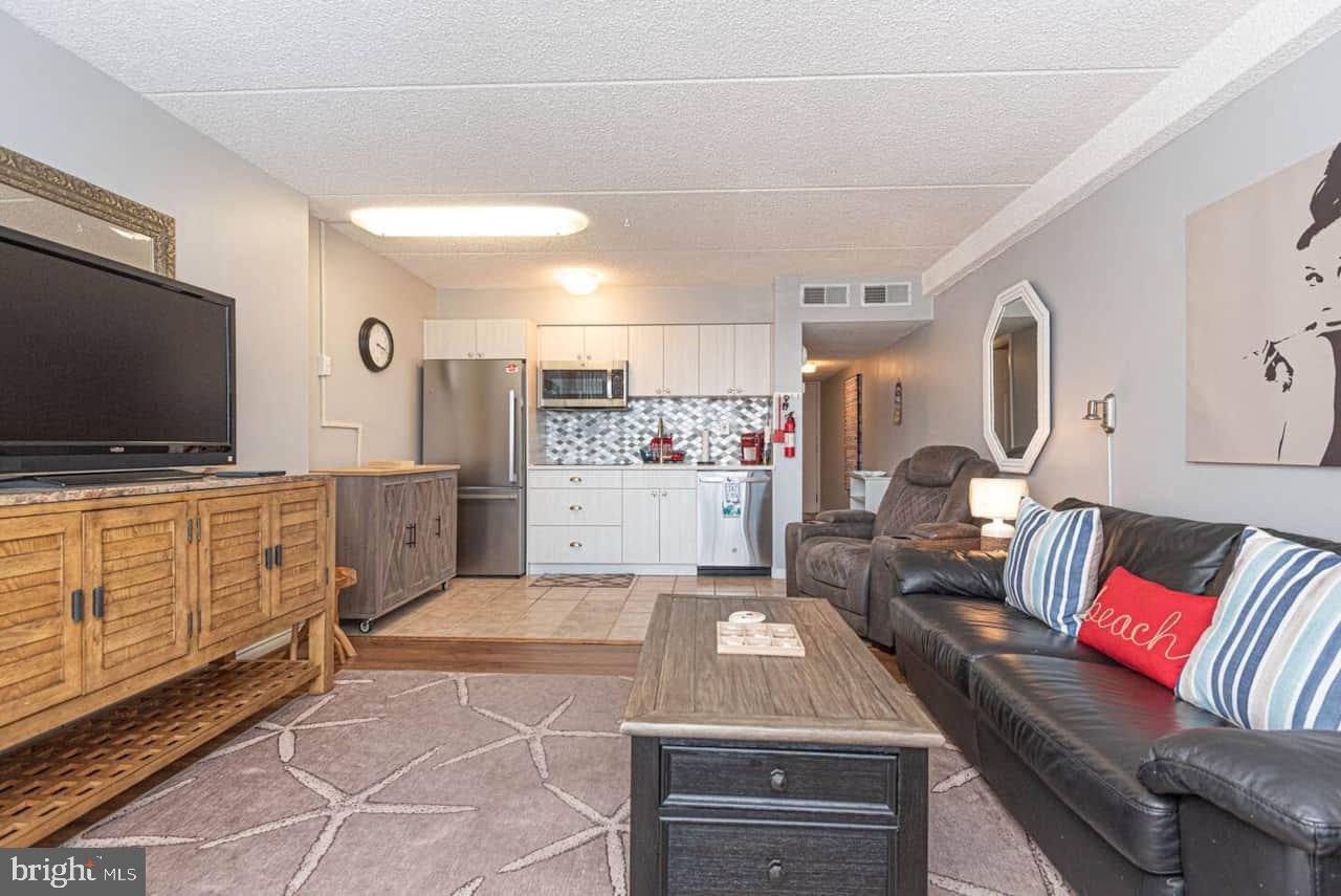 10300 COASTAL HIGHWAY 102