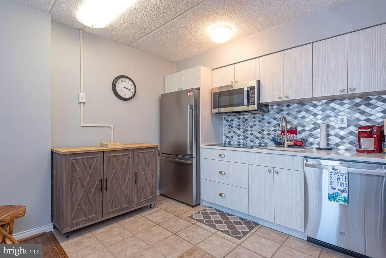 10300 COASTAL HIGHWAY 102