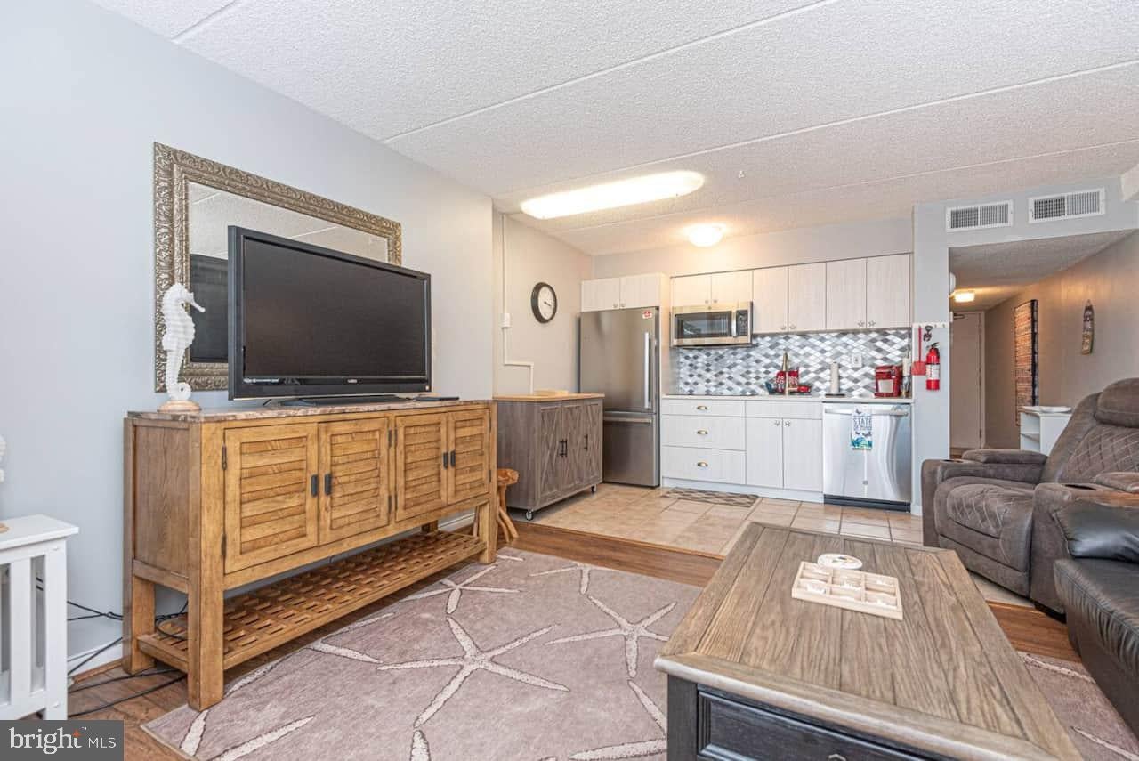 10300 COASTAL HIGHWAY 102