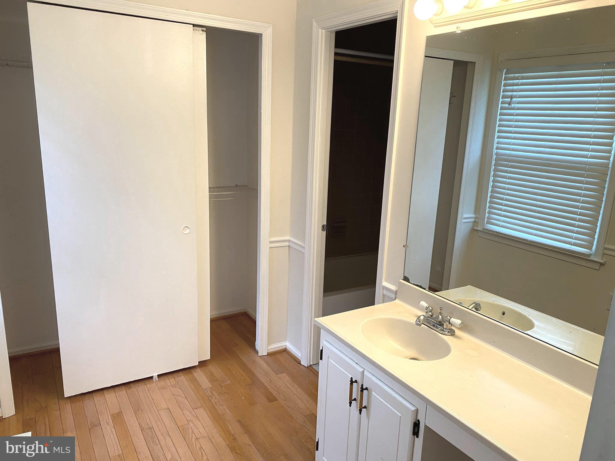 WOODSTREAM - Residential Lease