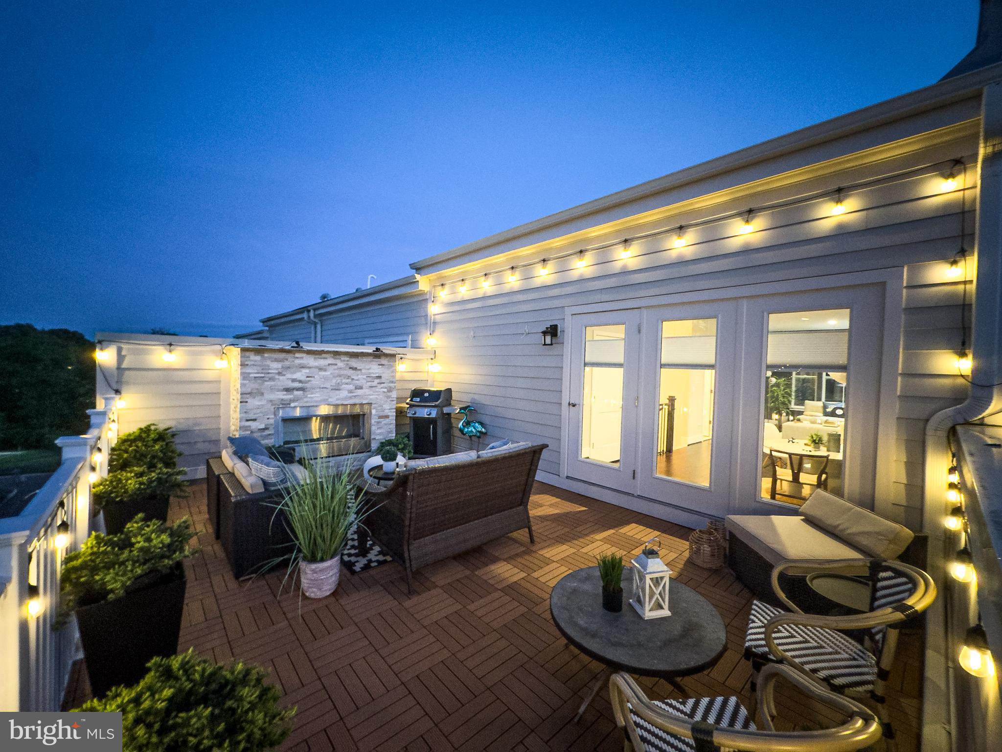 SUNRISE SQUARE - Residential