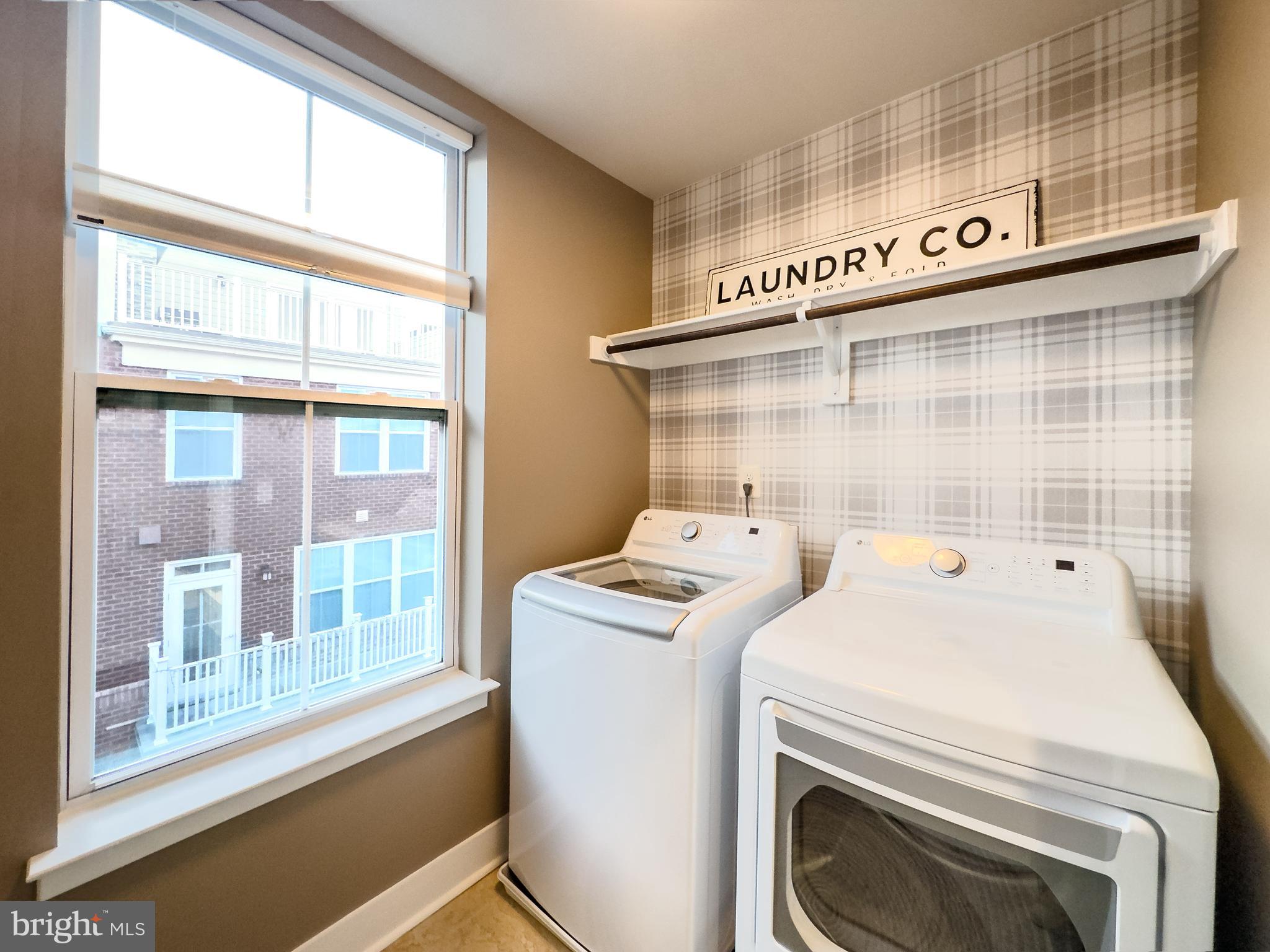 SUNRISE SQUARE - Residential