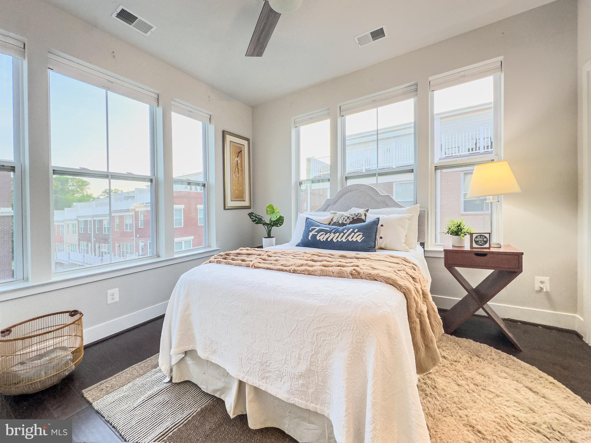 SUNRISE SQUARE - Residential