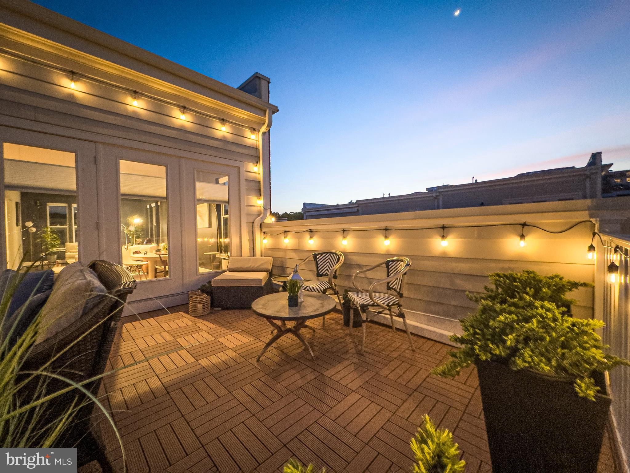 SUNRISE SQUARE - Residential