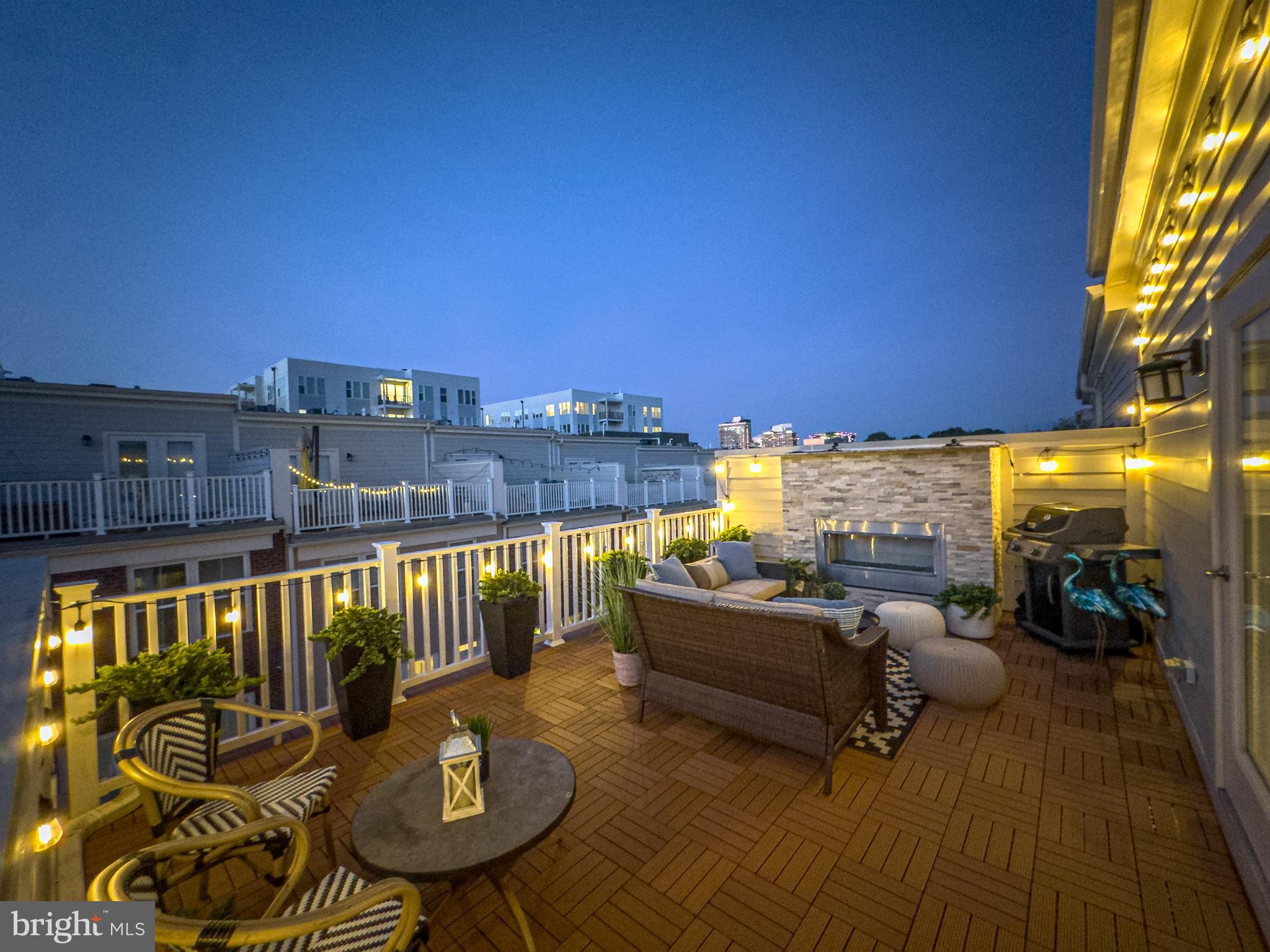 SUNRISE SQUARE - Residential