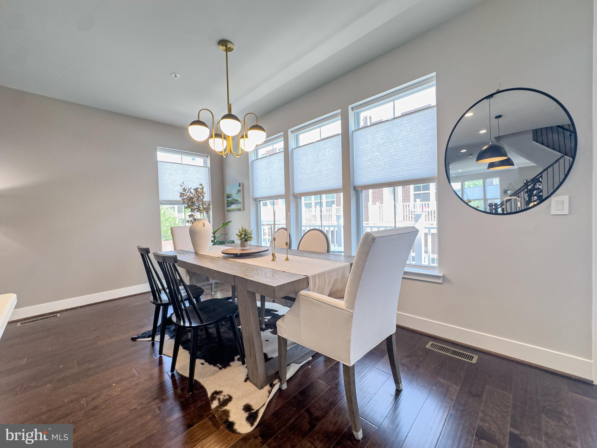 SUNRISE SQUARE - Residential