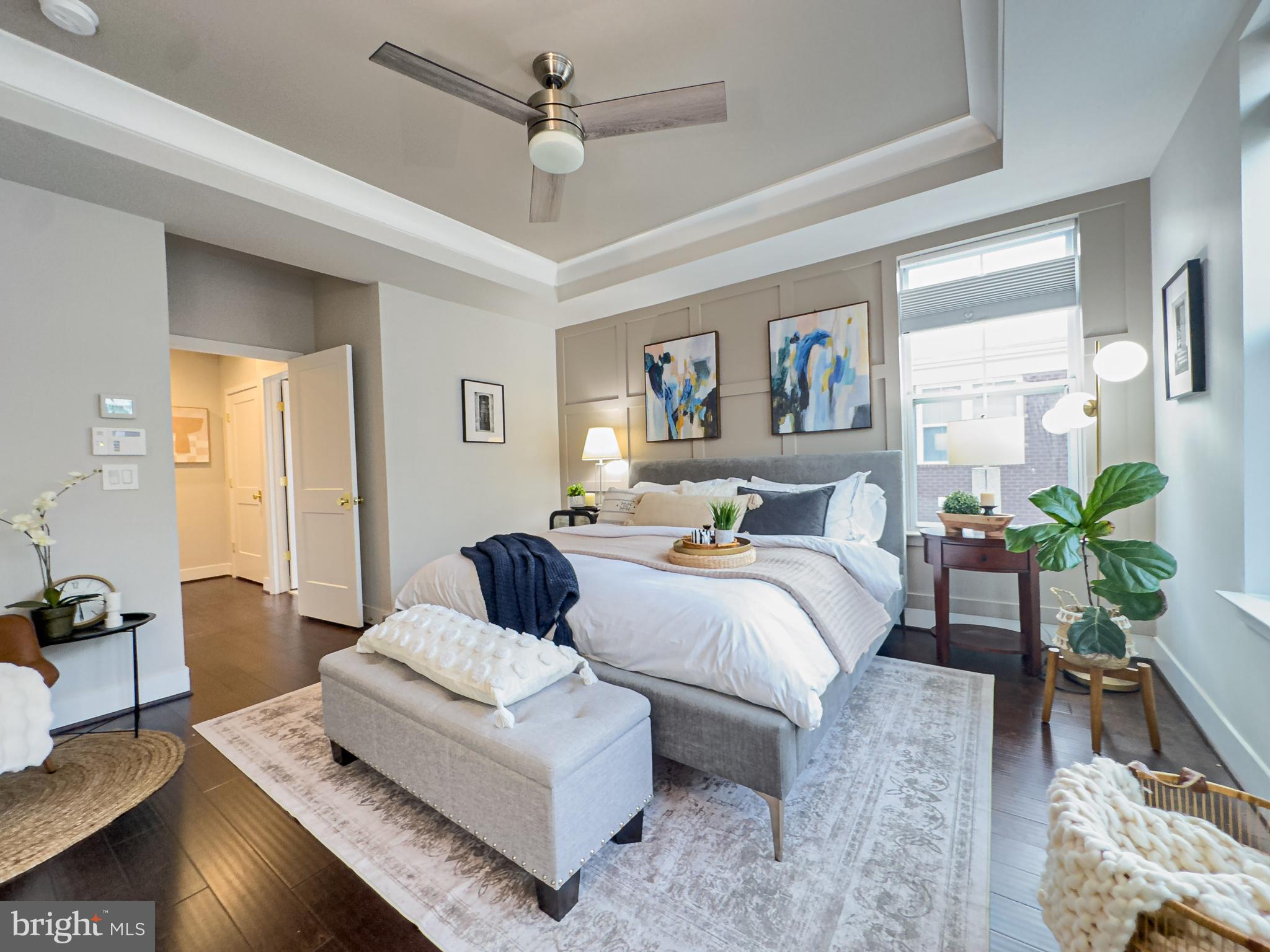 SUNRISE SQUARE - Residential