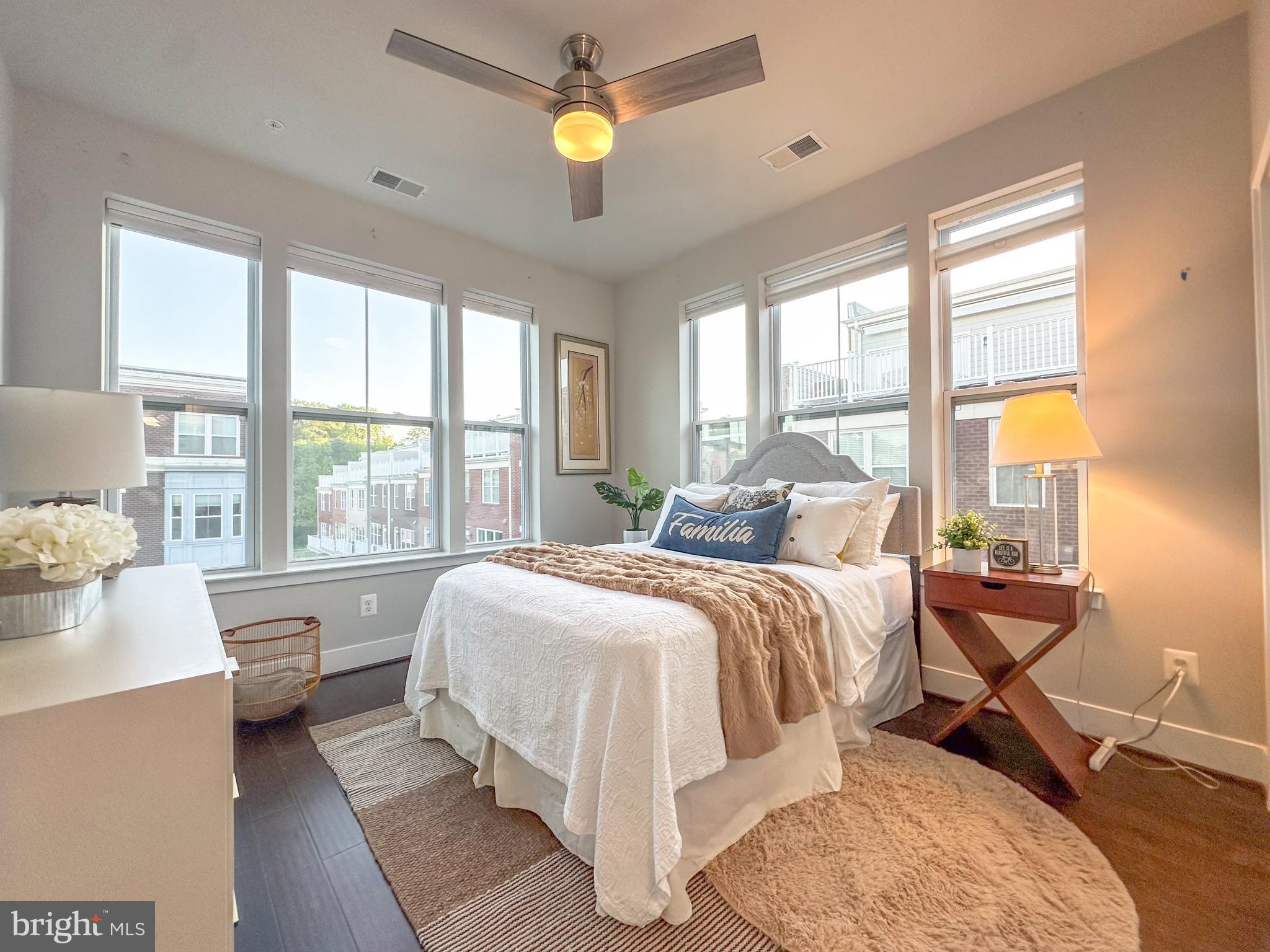 SUNRISE SQUARE - Residential