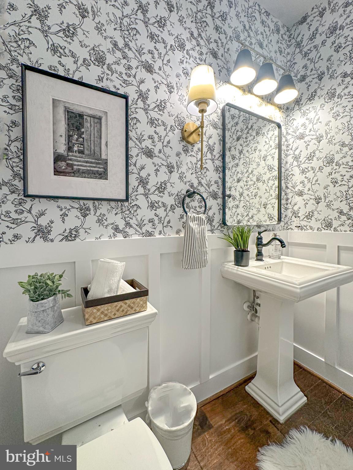 SUNRISE SQUARE - Residential