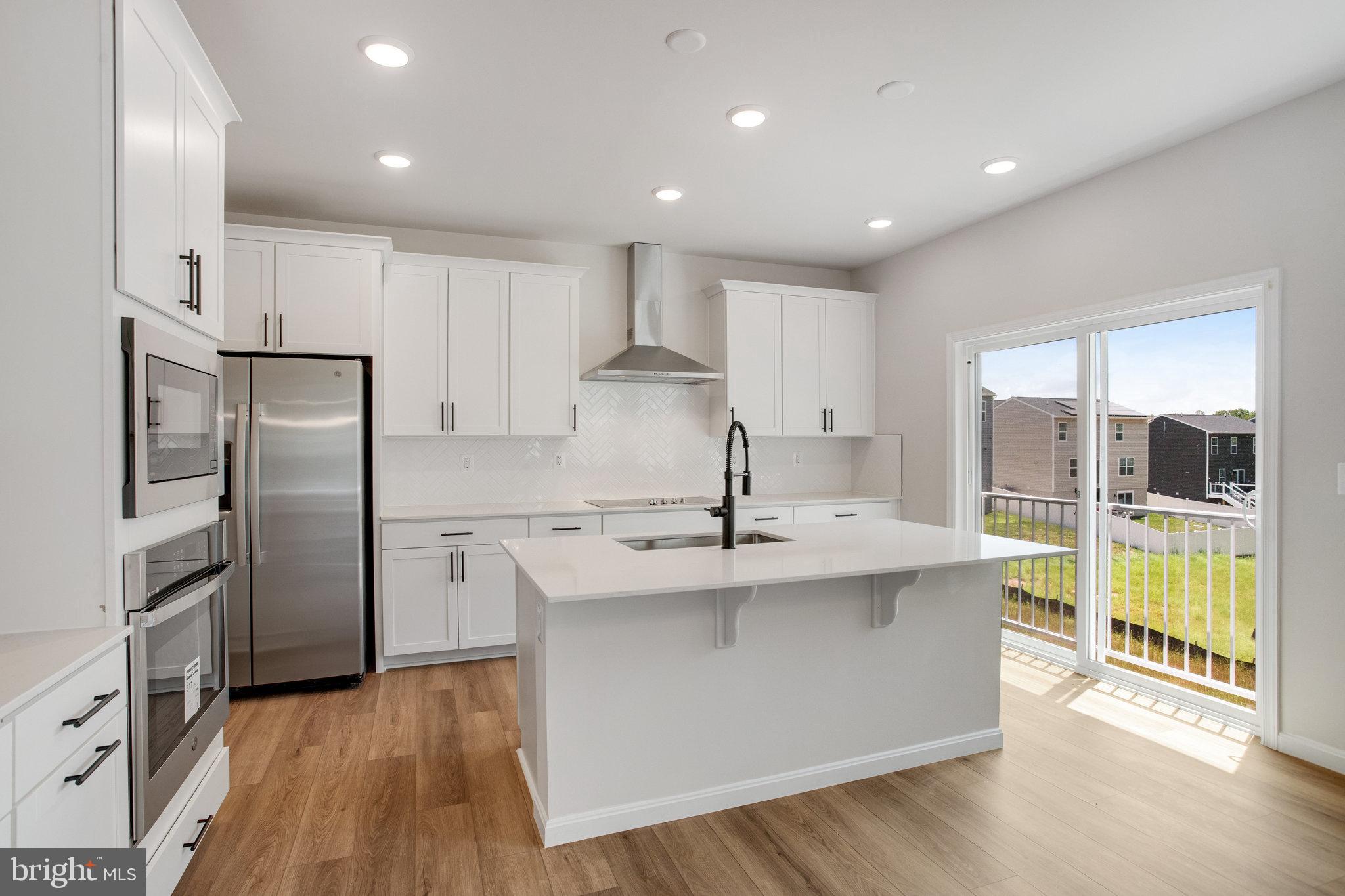 WILDERNESS SHORES - Residential