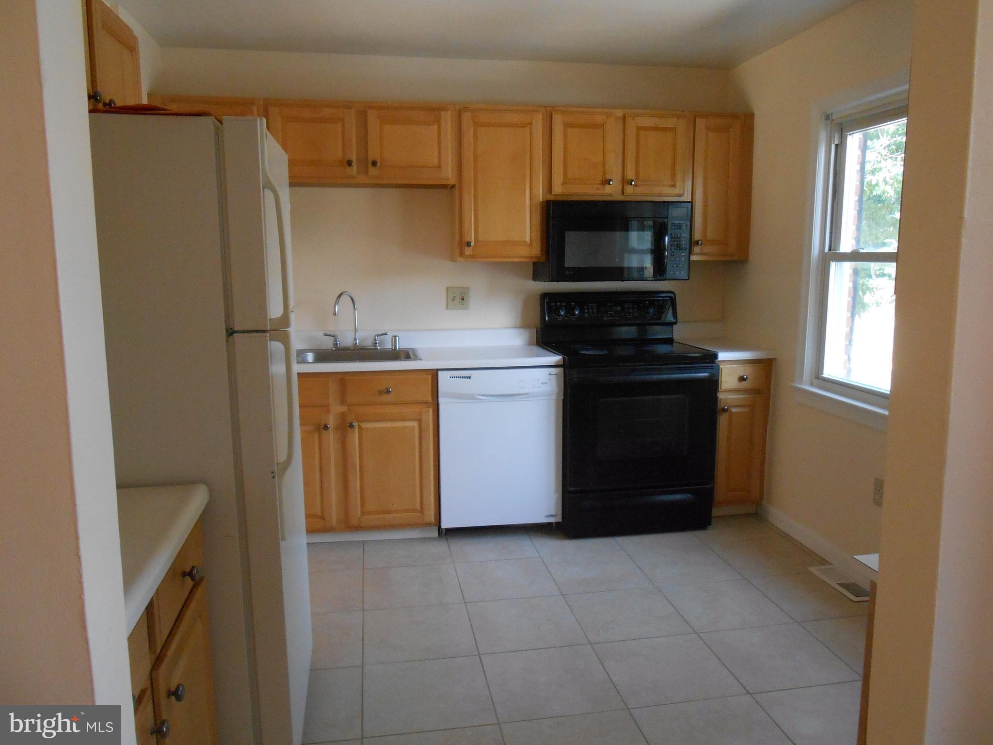 SHADY GROVE VILLAGE - Residential Lease