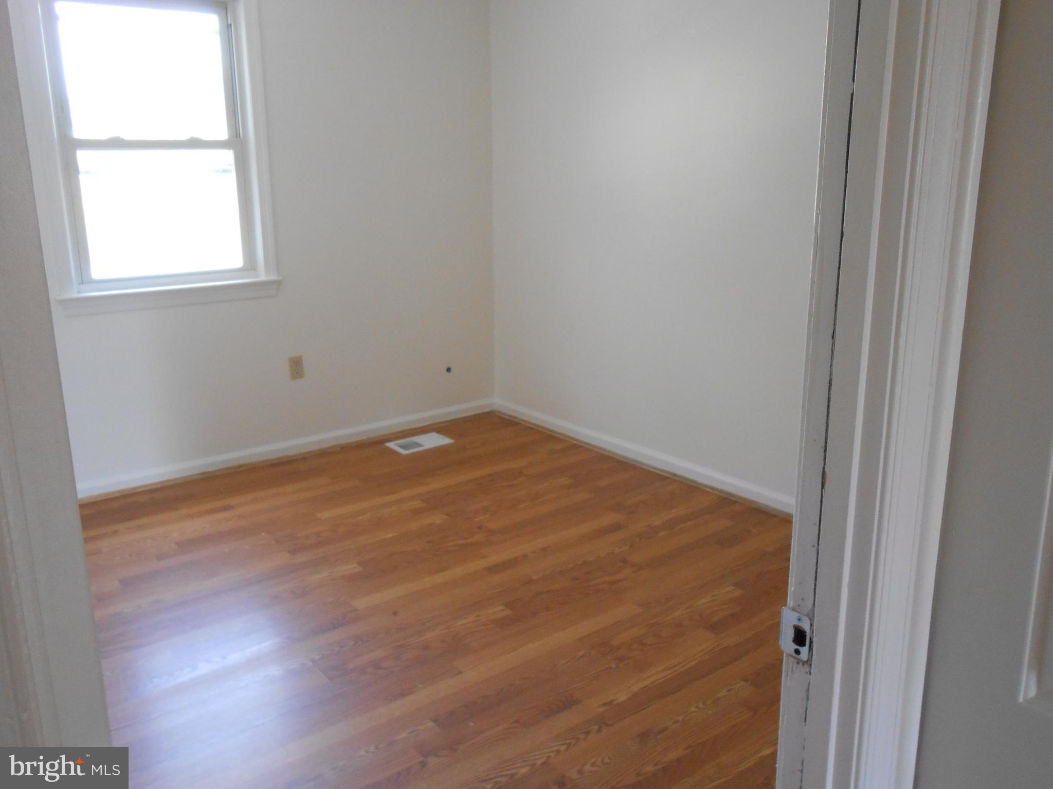 SHADY GROVE VILLAGE - Residential Lease