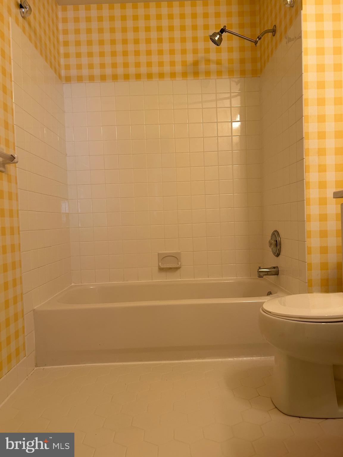 EVIAN - Residential Lease