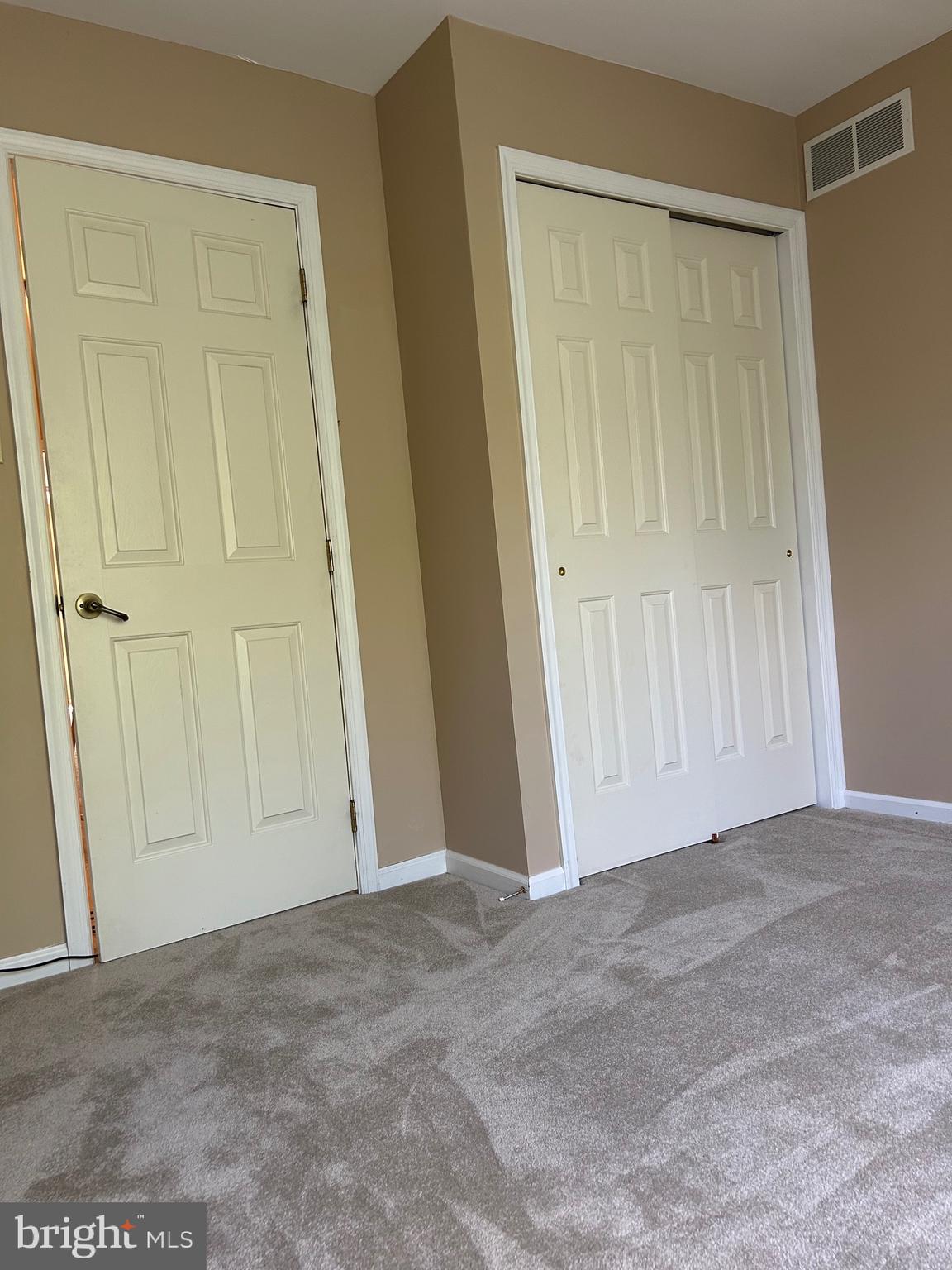 EVIAN - Residential Lease