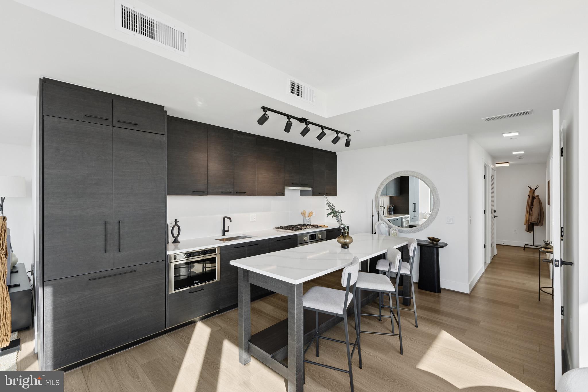 269 19TH COURT S PH2302