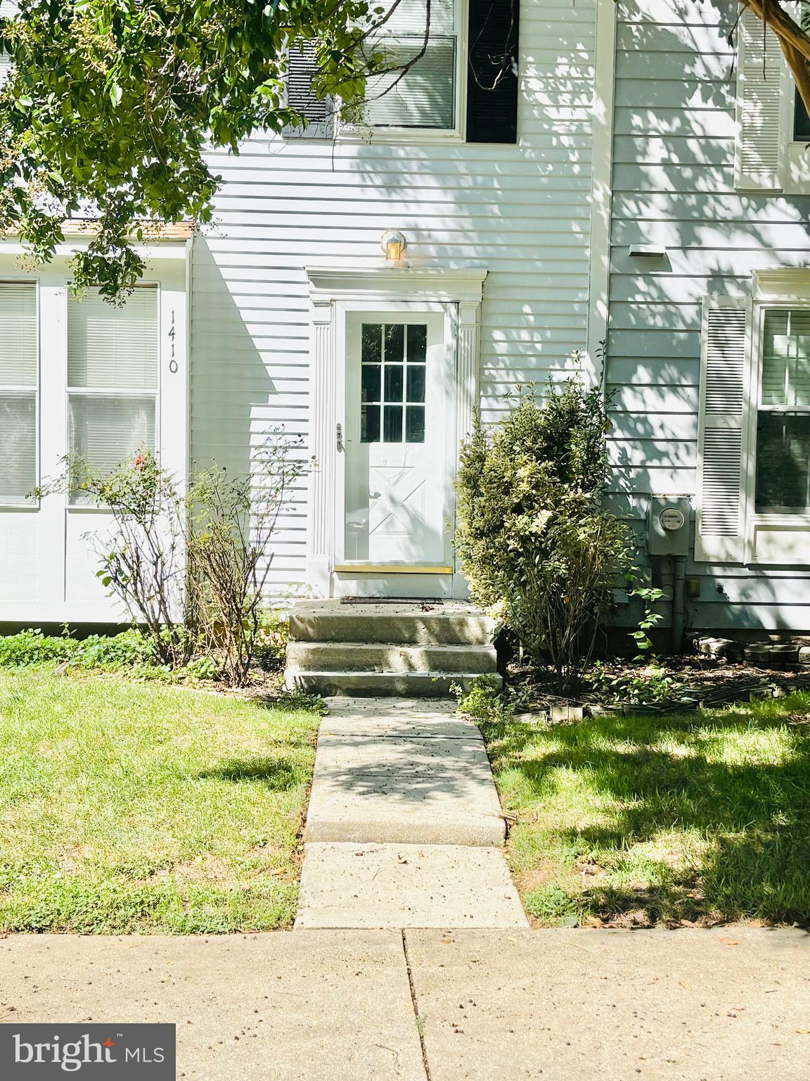 1410 POINT O WOODS COURT