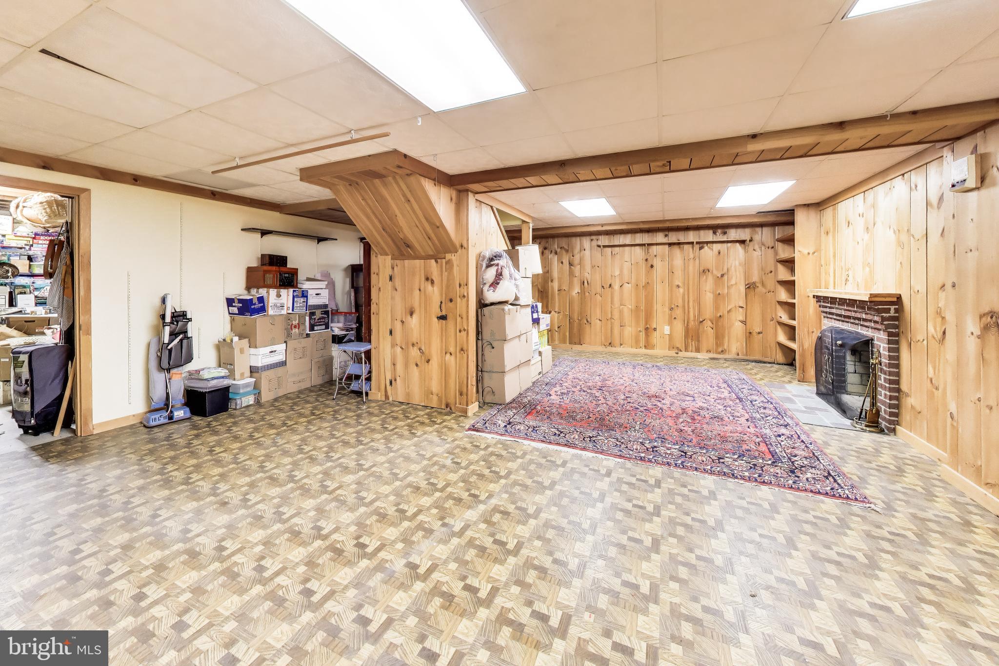 CROOM ACRES - Residential