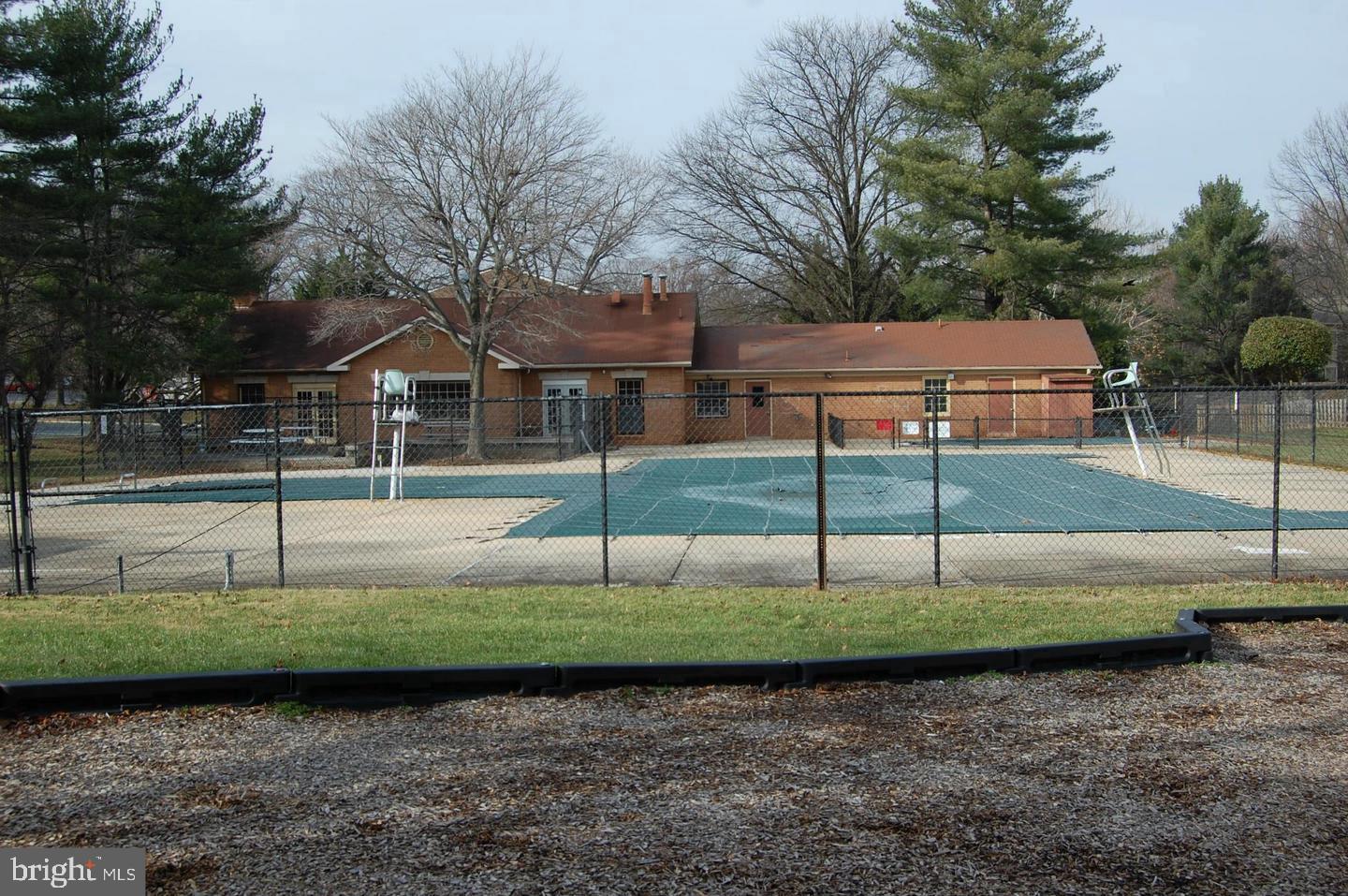 SHADY GROVE VILLAGE - Residential