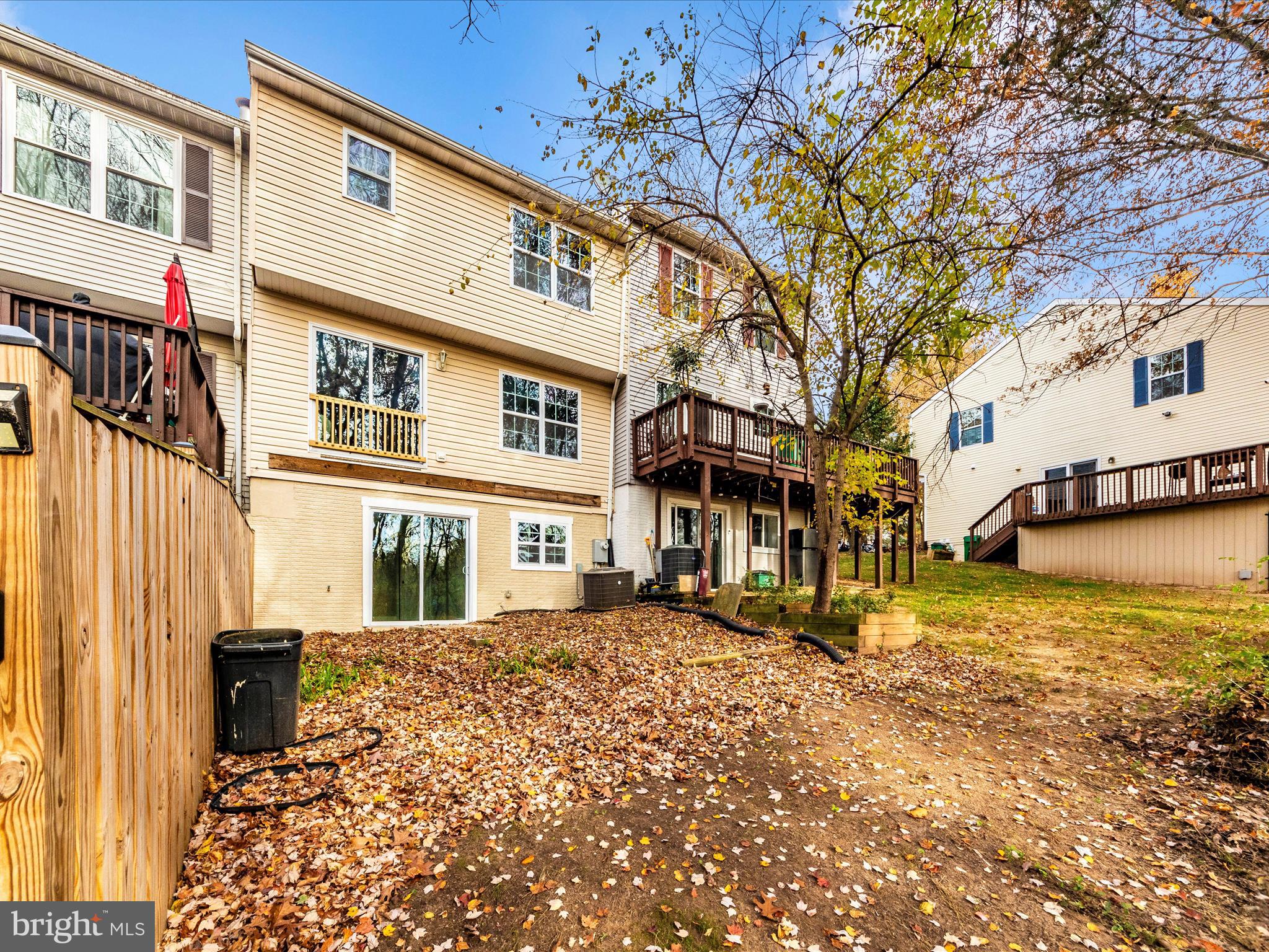 WOODLAND HILLS - Residential