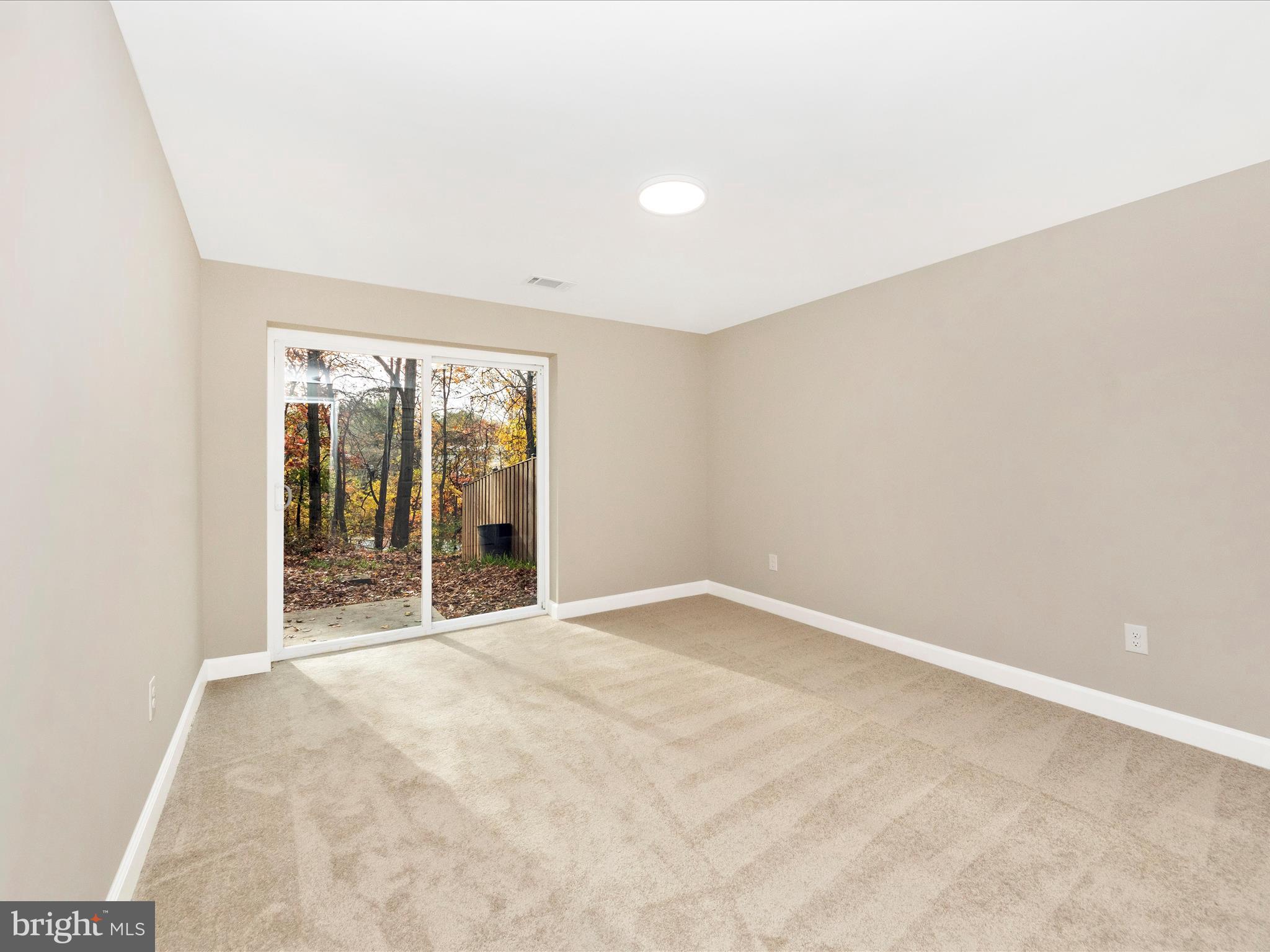 WOODLAND HILLS - Residential