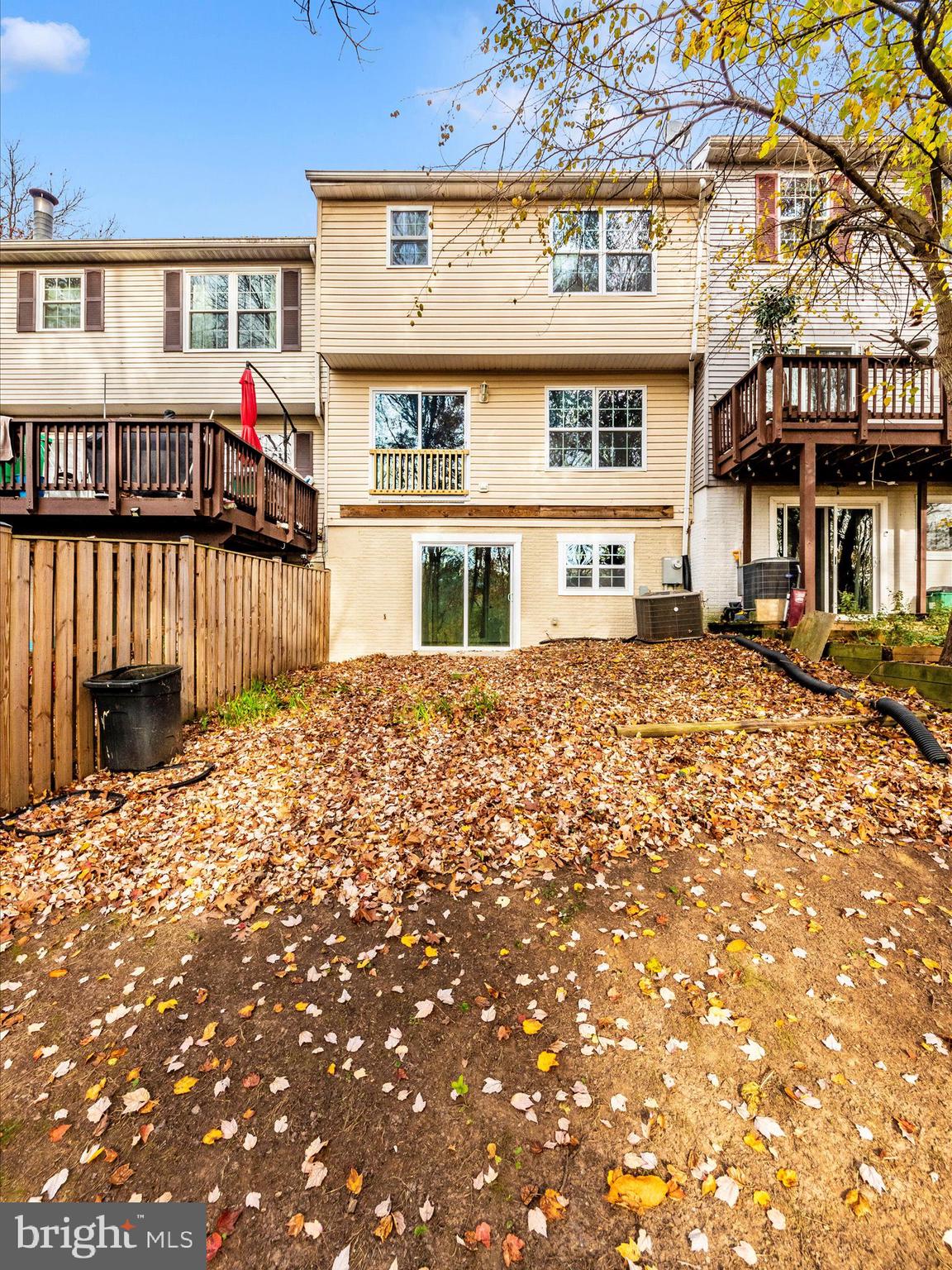 WOODLAND HILLS - Residential