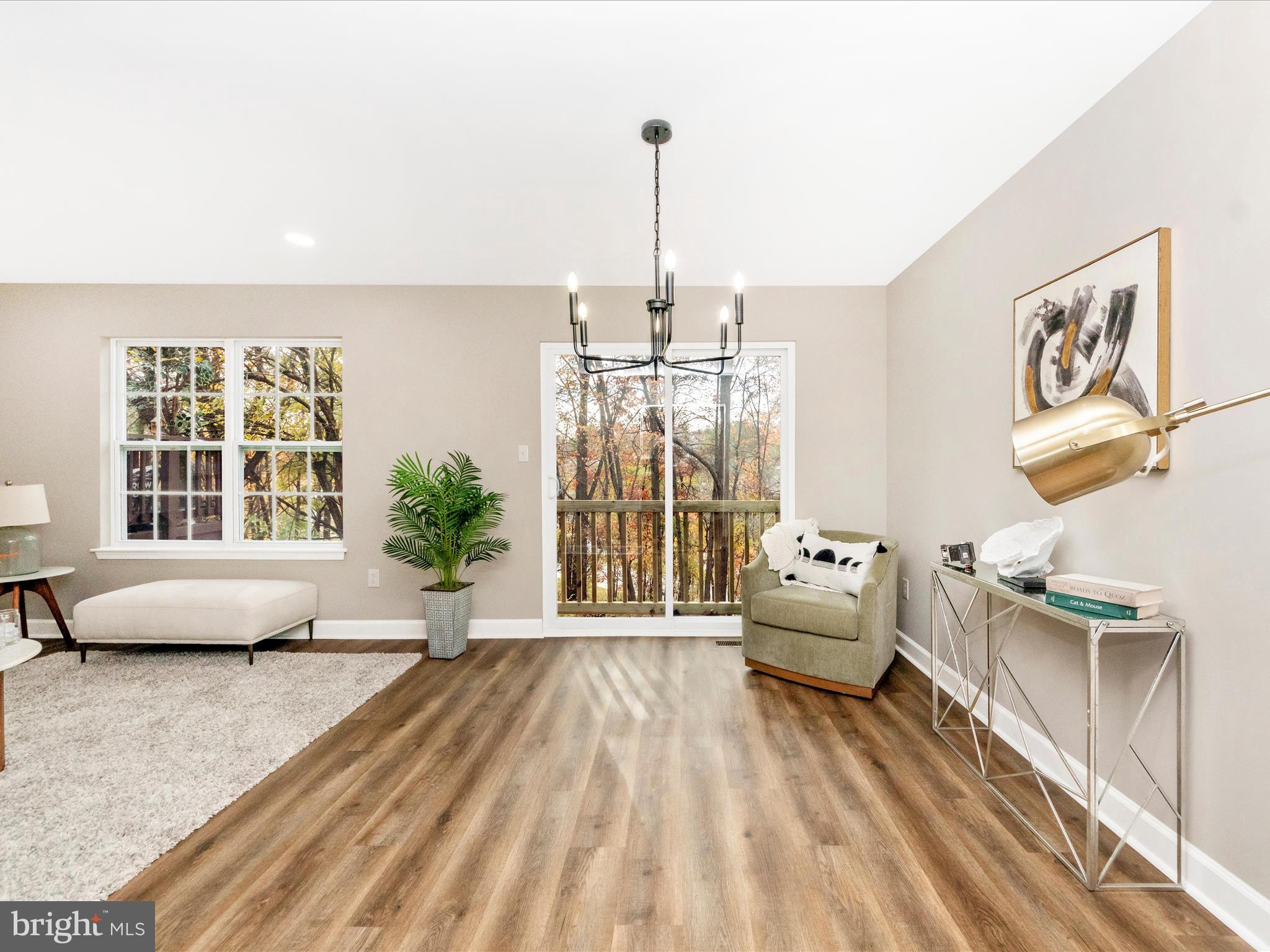 WOODLAND HILLS - Residential