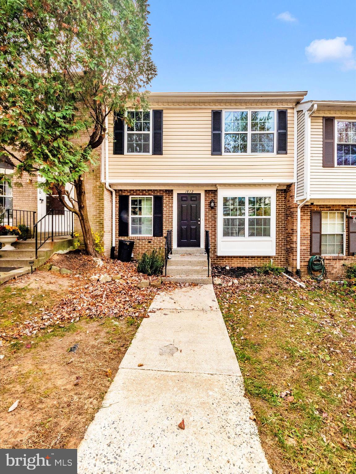 WOODLAND HILLS - Residential