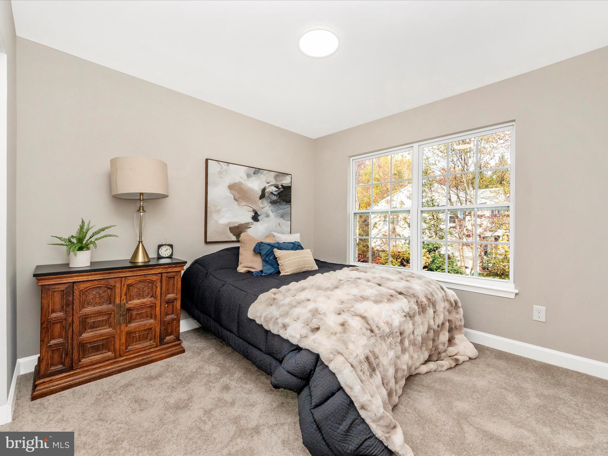 WOODLAND HILLS - Residential