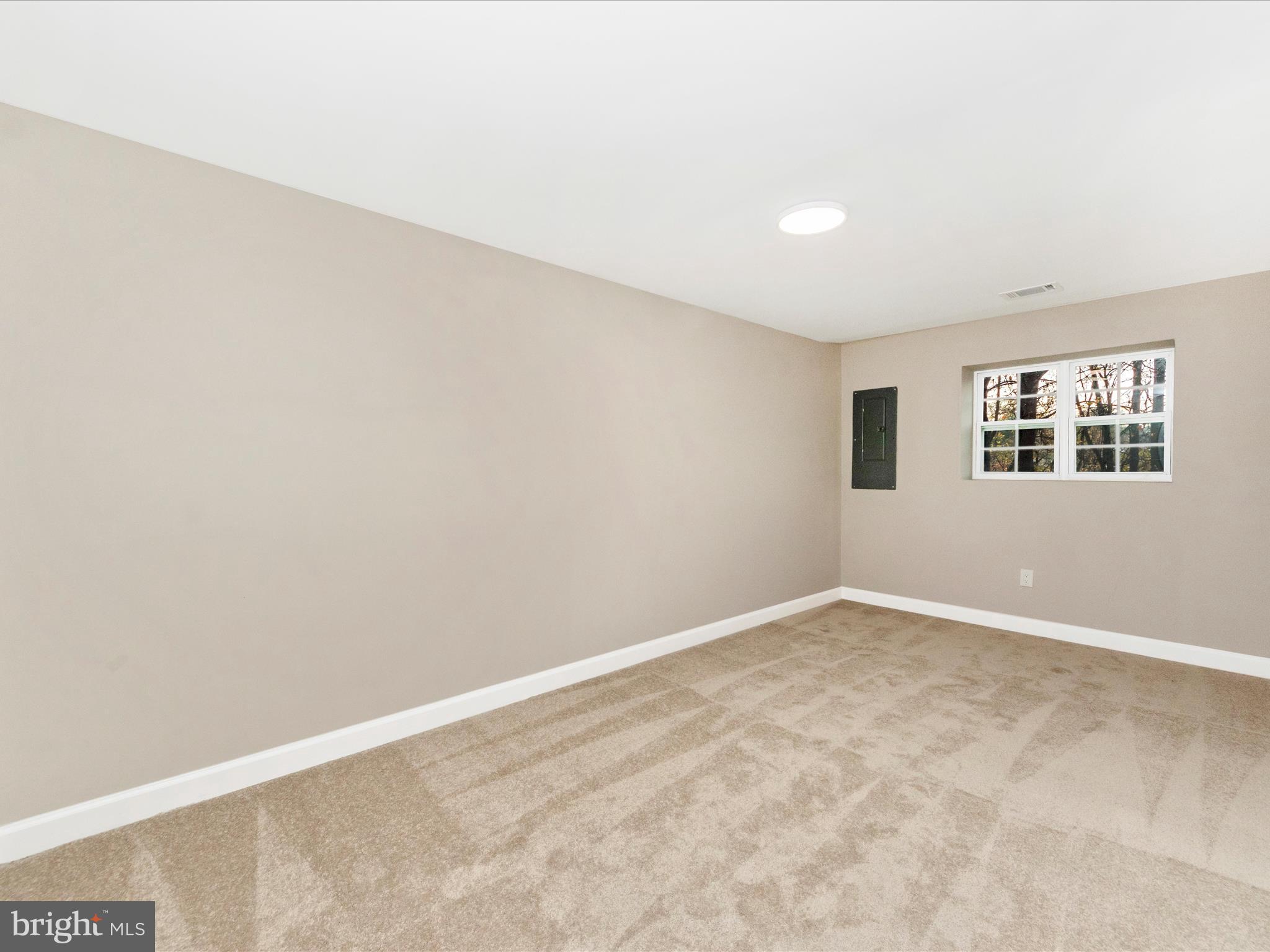 WOODLAND HILLS - Residential