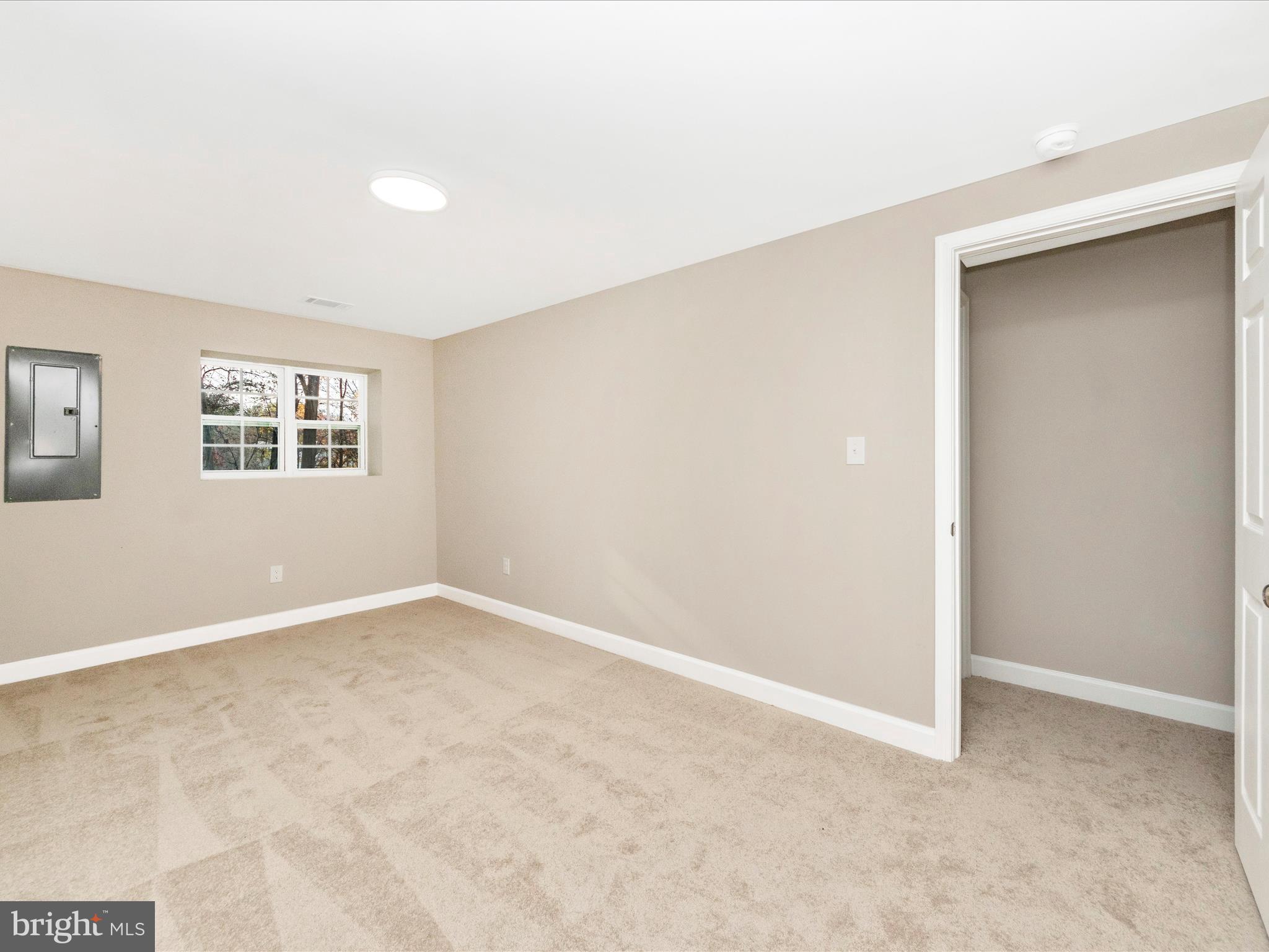 WOODLAND HILLS - Residential