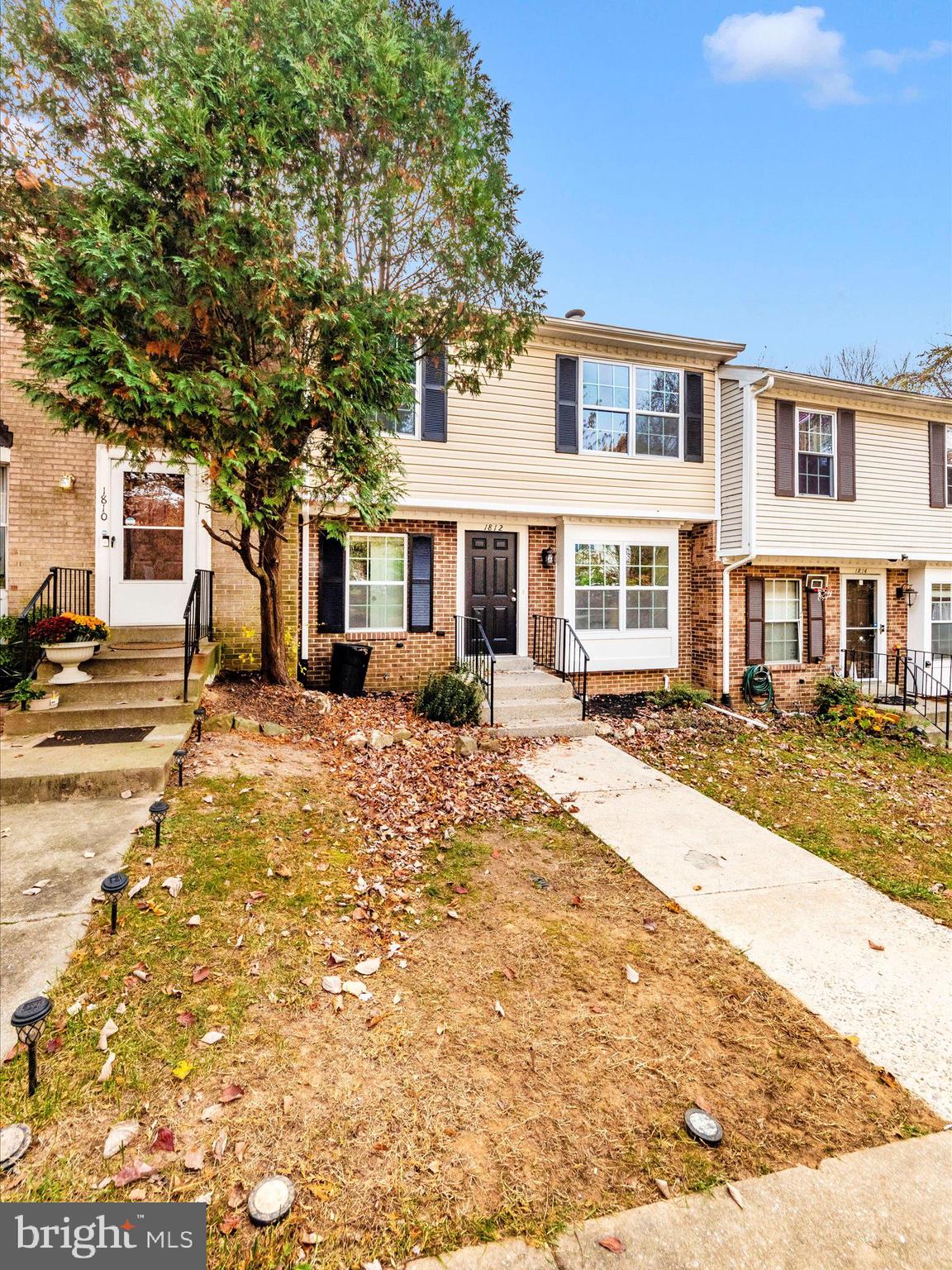 WOODLAND HILLS - Residential