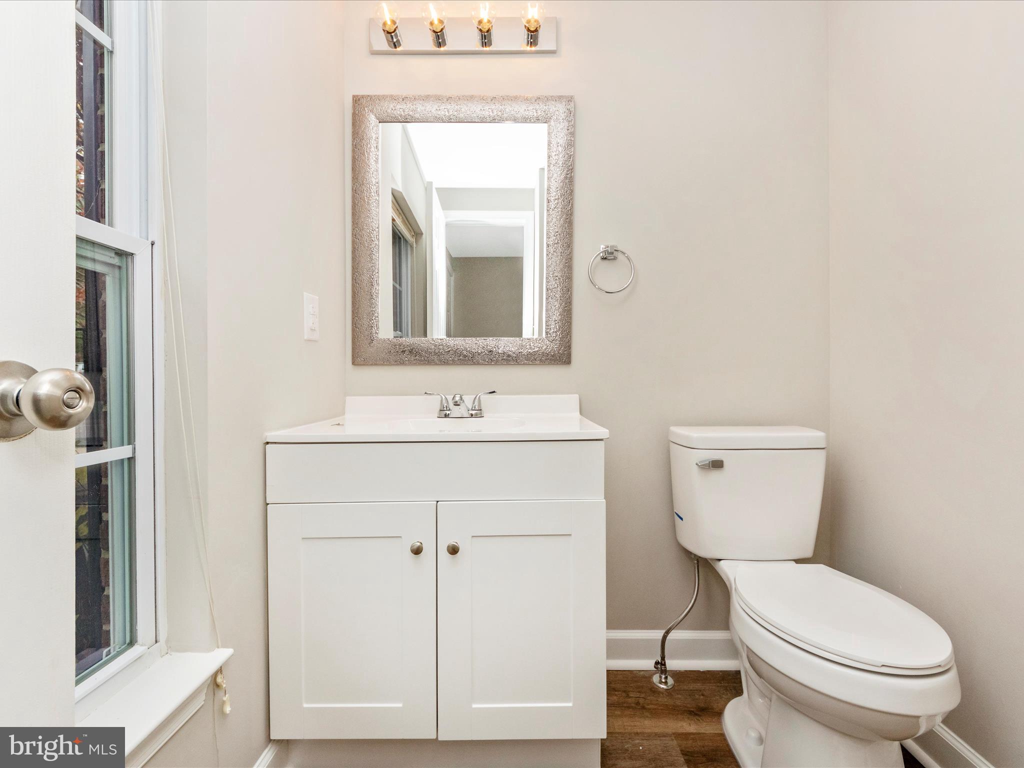 WOODLAND HILLS - Residential