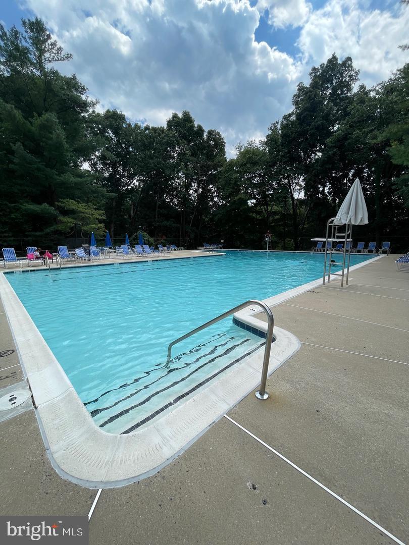 WOODLAND HILLS - Residential