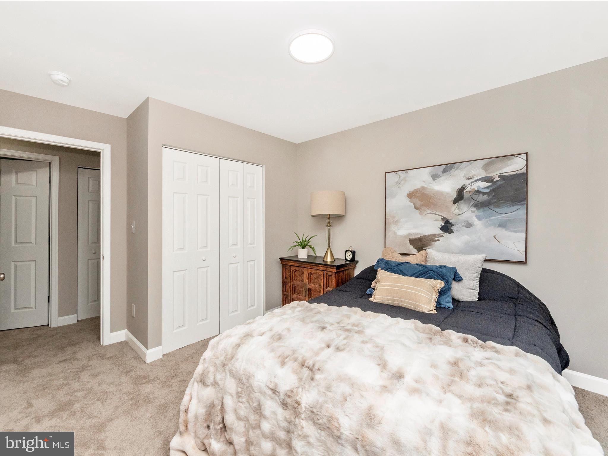 WOODLAND HILLS - Residential